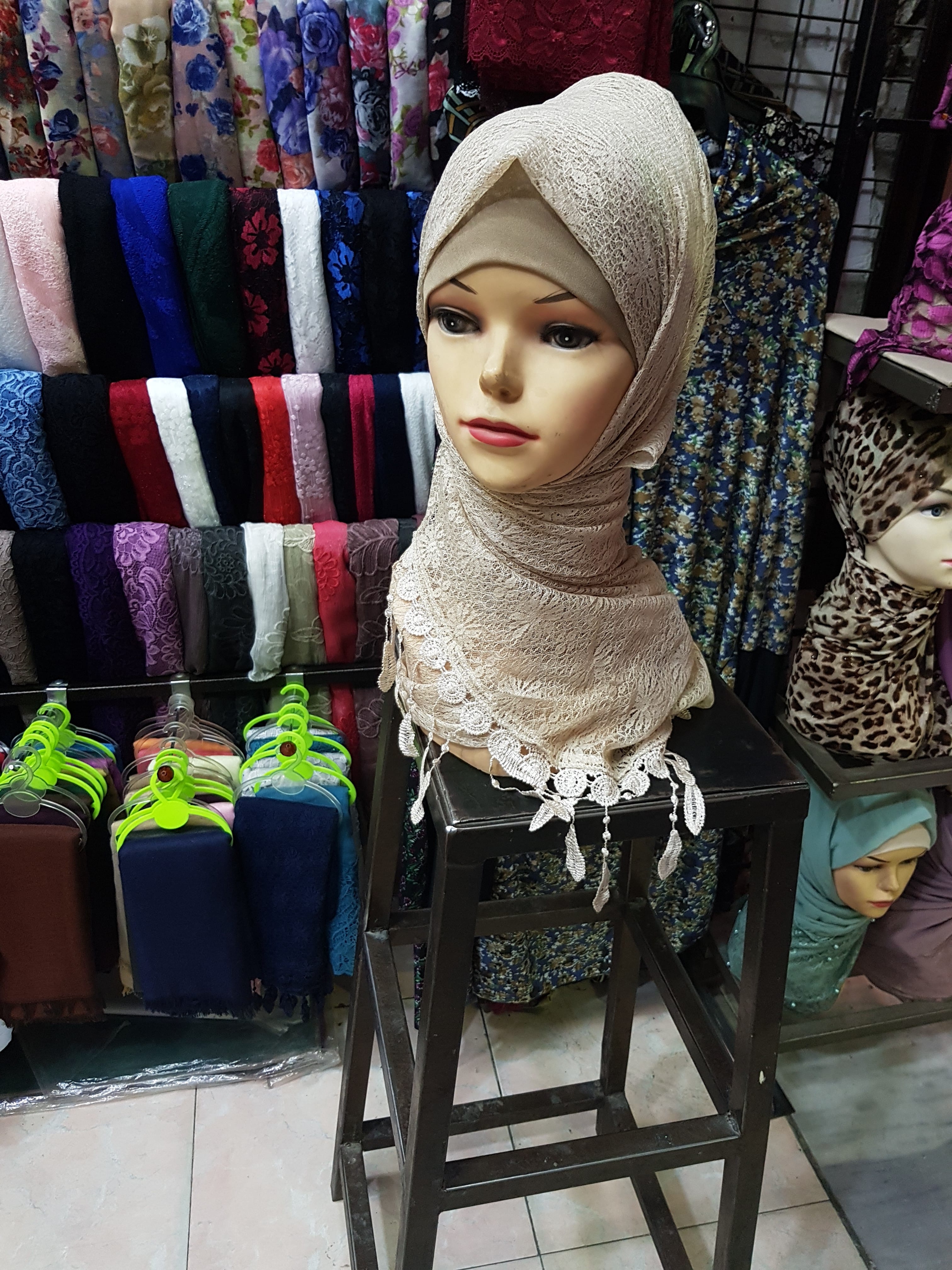 شروه شالات ستاندر بسعر حرررق
لا تنسَ أنك شاهدت هذا الإعلان في عنكبوت
شروه شالات موديلات حديثه...