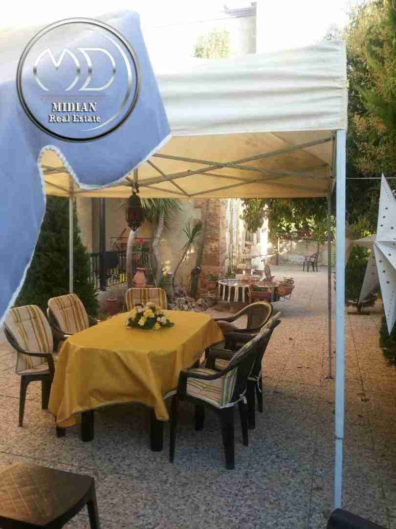 فيلا فارغه للبيع الامير راشد قرب دوار البريد مساحه 430م مع ترس وحديقه 300 م .
لا تنسَ أنك شاهدت هذا الإعلان في عنكبوت...