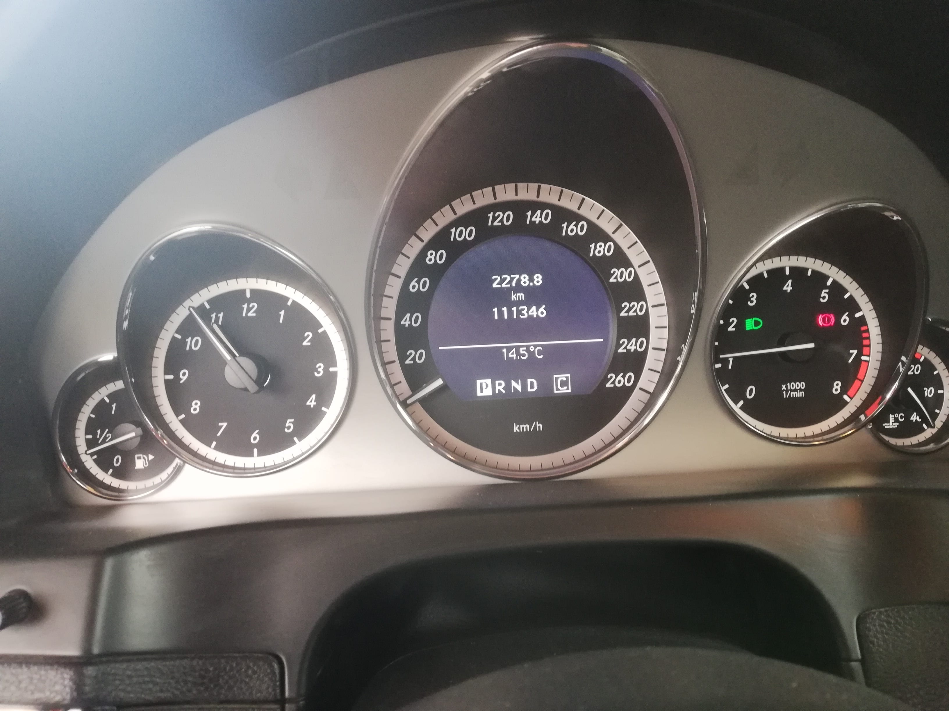 مرسيدس e250 كشف
لا تنسَ أنك شاهدت هذا الإعلان في عنكبوت
مرسيدس e250 كشف لون ازرق سماوي فل كام...
