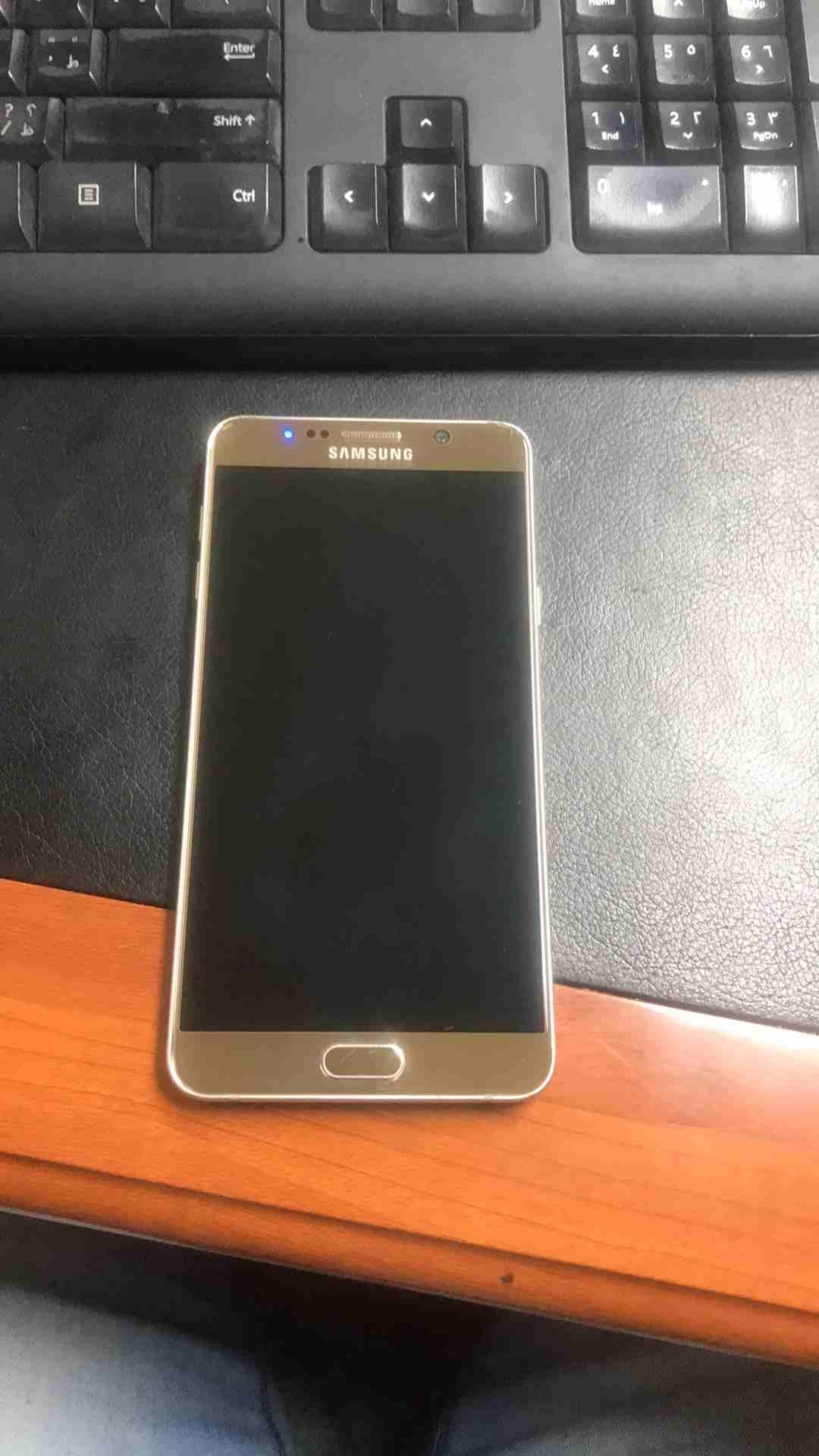 note 5 used
لا تنسَ أنك شاهدت هذا الإعلان في عنكبوت
جهاز نضيف بس شعر خلفي فقط...