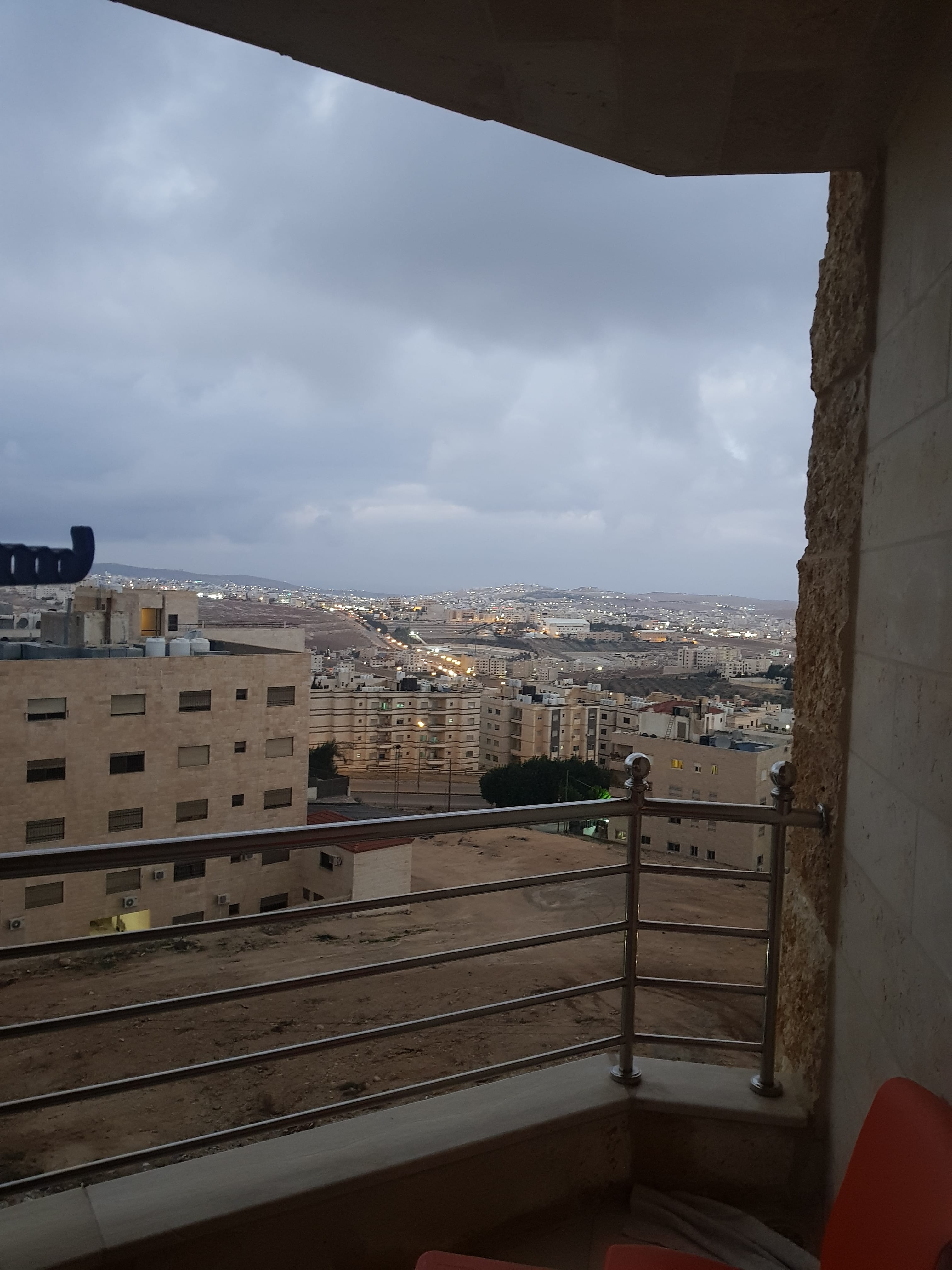 شقة طابق اخير مع روف للبيع
لا تنسَ أنك شاهدت هذا الإعلان في عنكبوت
شقة طابق اخير مساحه 165متر...