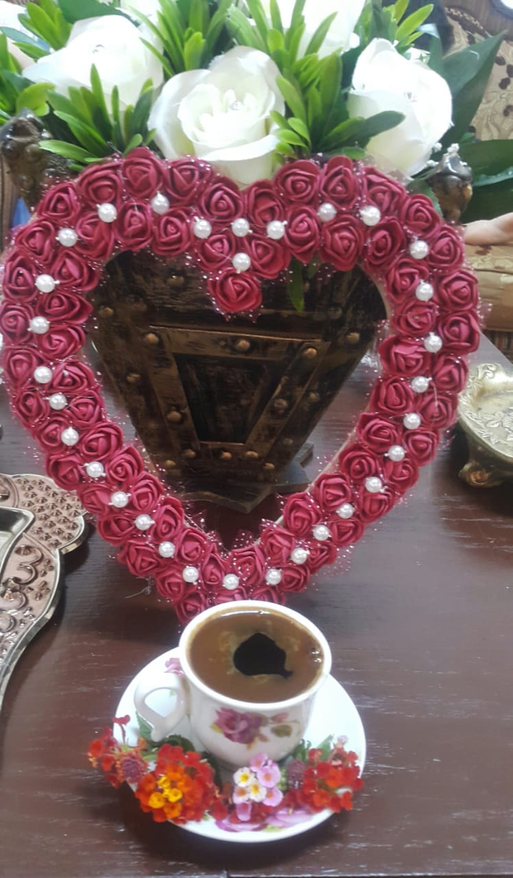 ورد صناعي
لا تنسَ أنك شاهدت هذا الإعلان في عنكبوت
تنسيقات زهور صناعية ومسكات عرائس واحرف ورد...
