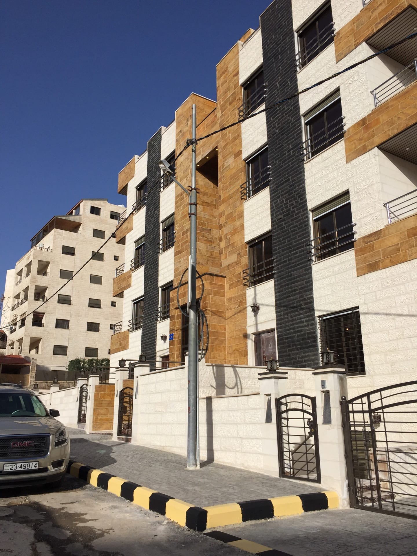 شقه ارضيه فاخرة في ضاحيه الرشيد مع تيراسات امامي وخلفي 165 متر بسعر مميز
لا تنسَ أنك شاهدت هذا الإعلان في عنكبوت...