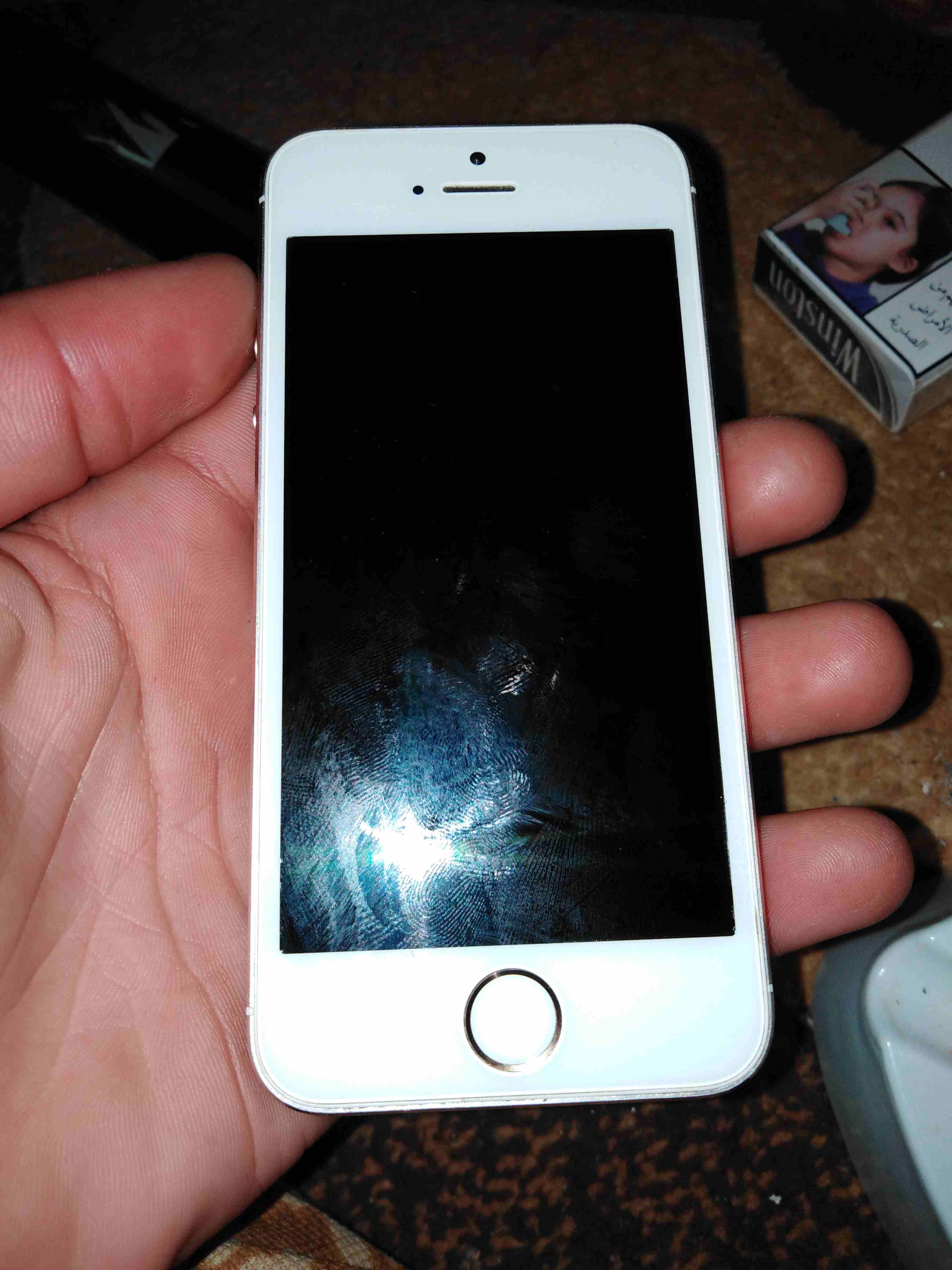 iphone 5s بحاله الوكاله
لا تنسَ أنك شاهدت هذا الإعلان في عنكبوت
ايفون بحاله الوكاله ولا شخط اللو...