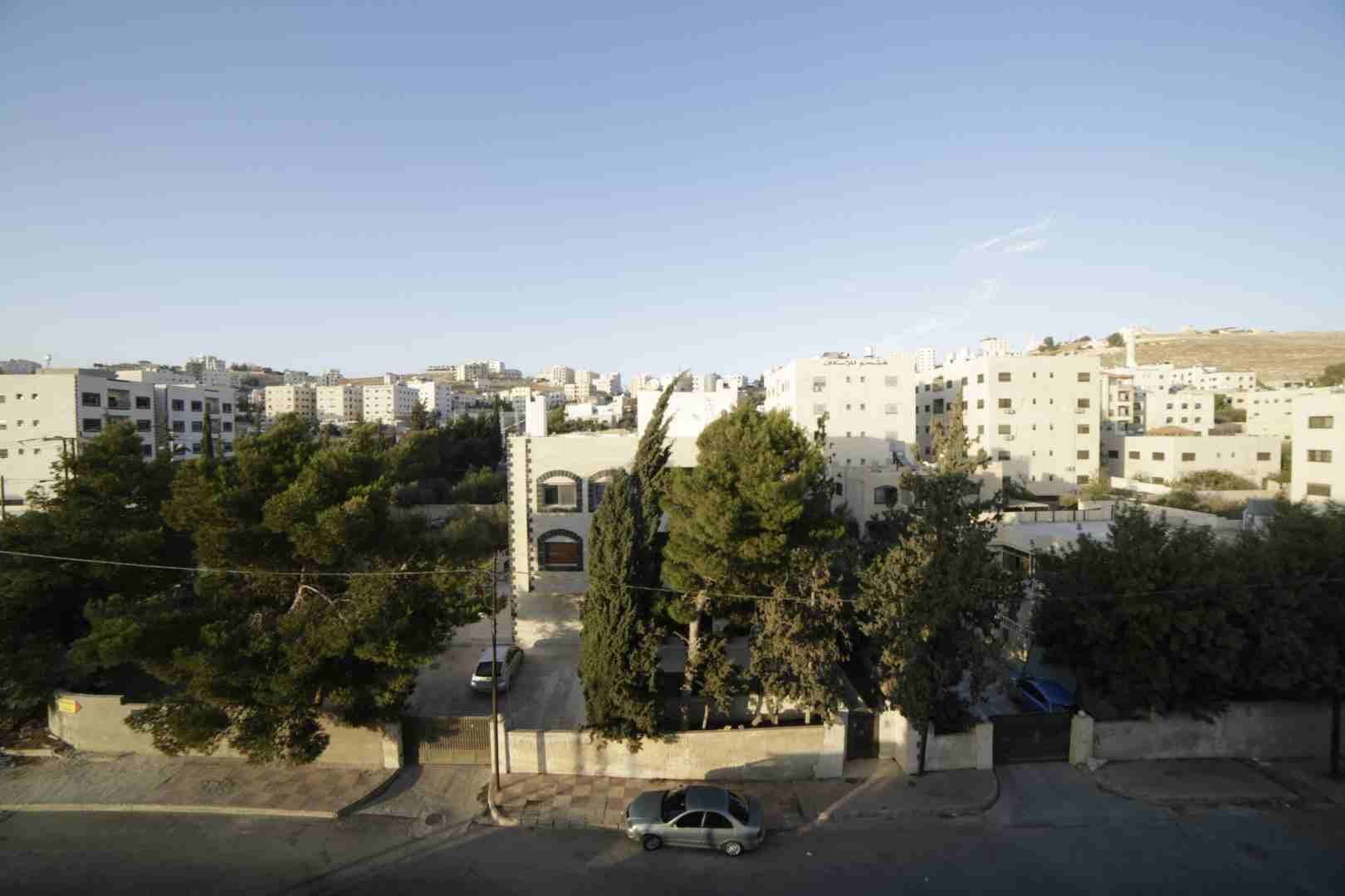 شقه طابق ثالث 180 متر مربع حي الكوم - شفا بدران عمارة امير
لا تنسَ أنك شاهدت هذا الإعلان في عنكبوت...