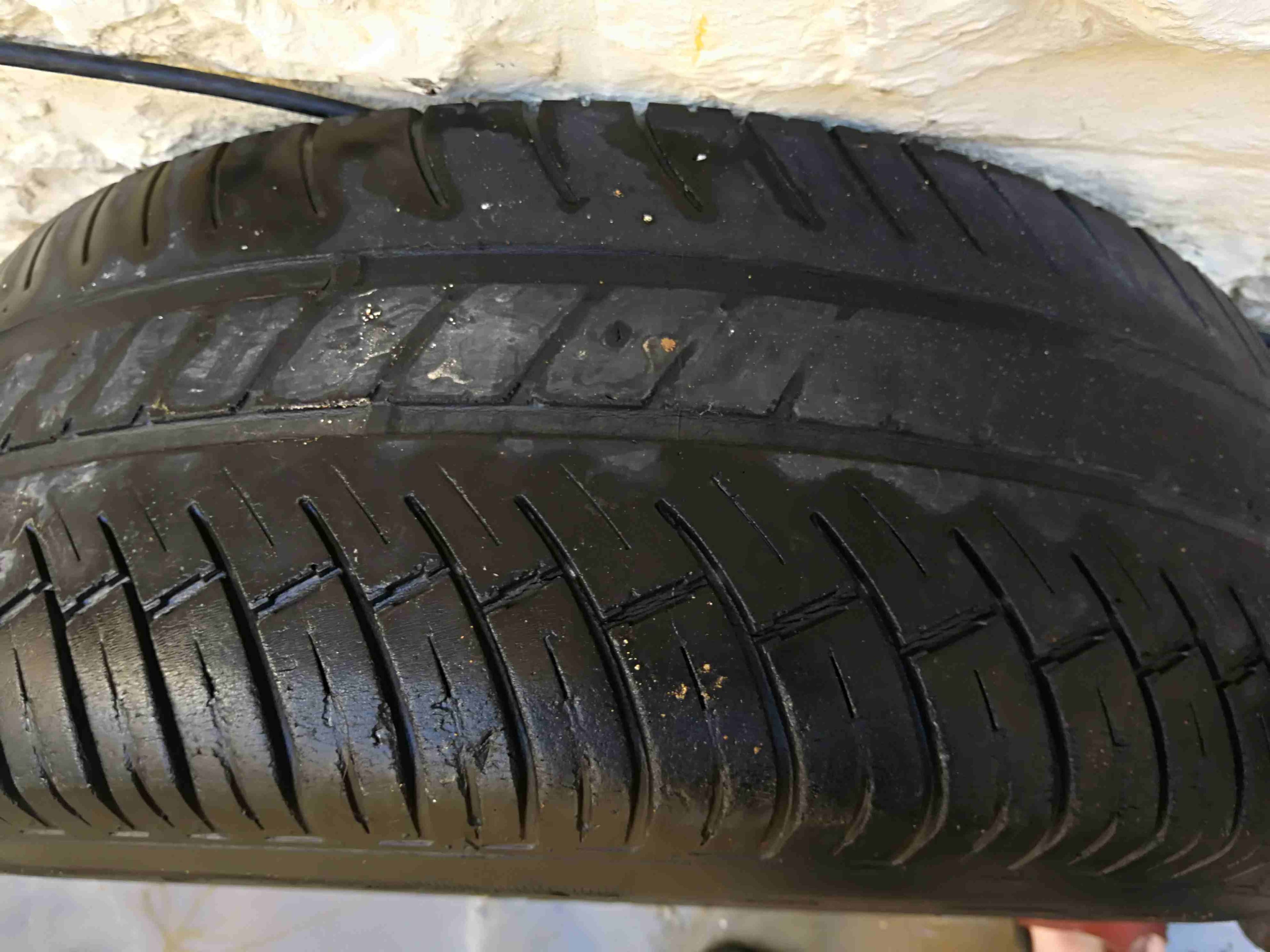 3 فردات كوشوك قياس 205/65/15
لا تنسَ أنك شاهدت هذا الإعلان في عنكبوت
3 فردات كوشوك نص عمر نظاف، ف...