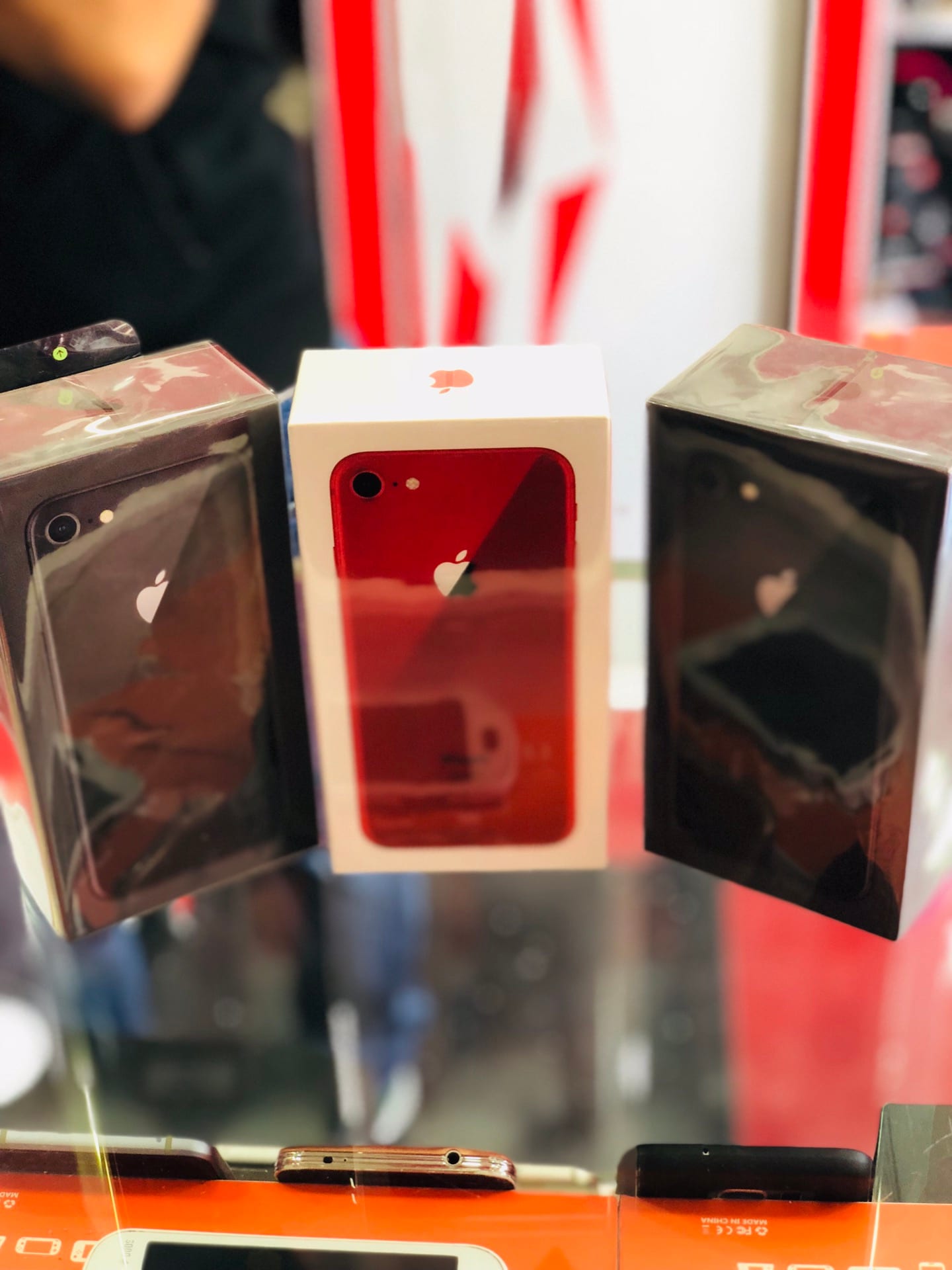 540 iPhone 8plus (64) ////اصلي جديد /////iPhone 8(64)470مع ضمان شركه ابل
لا تنسَ أنك شاهدت هذا الإعلان في عنكبوت...