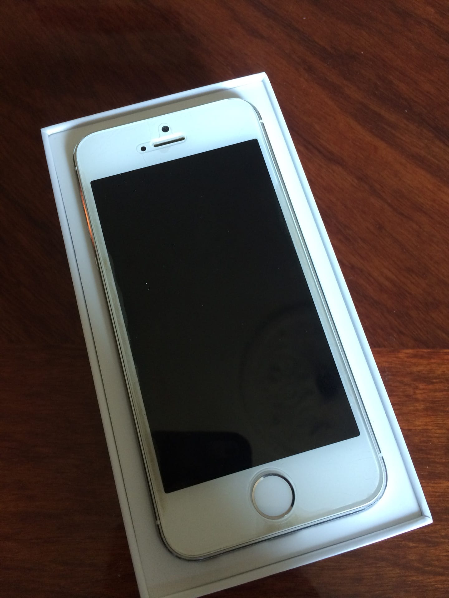 اي فون 5s 16G بحالة جيدة جداً لون سلفر
لا تنسَ أنك شاهدت هذا الإعلان في عنكبوت
يوجد بعض الخدو...