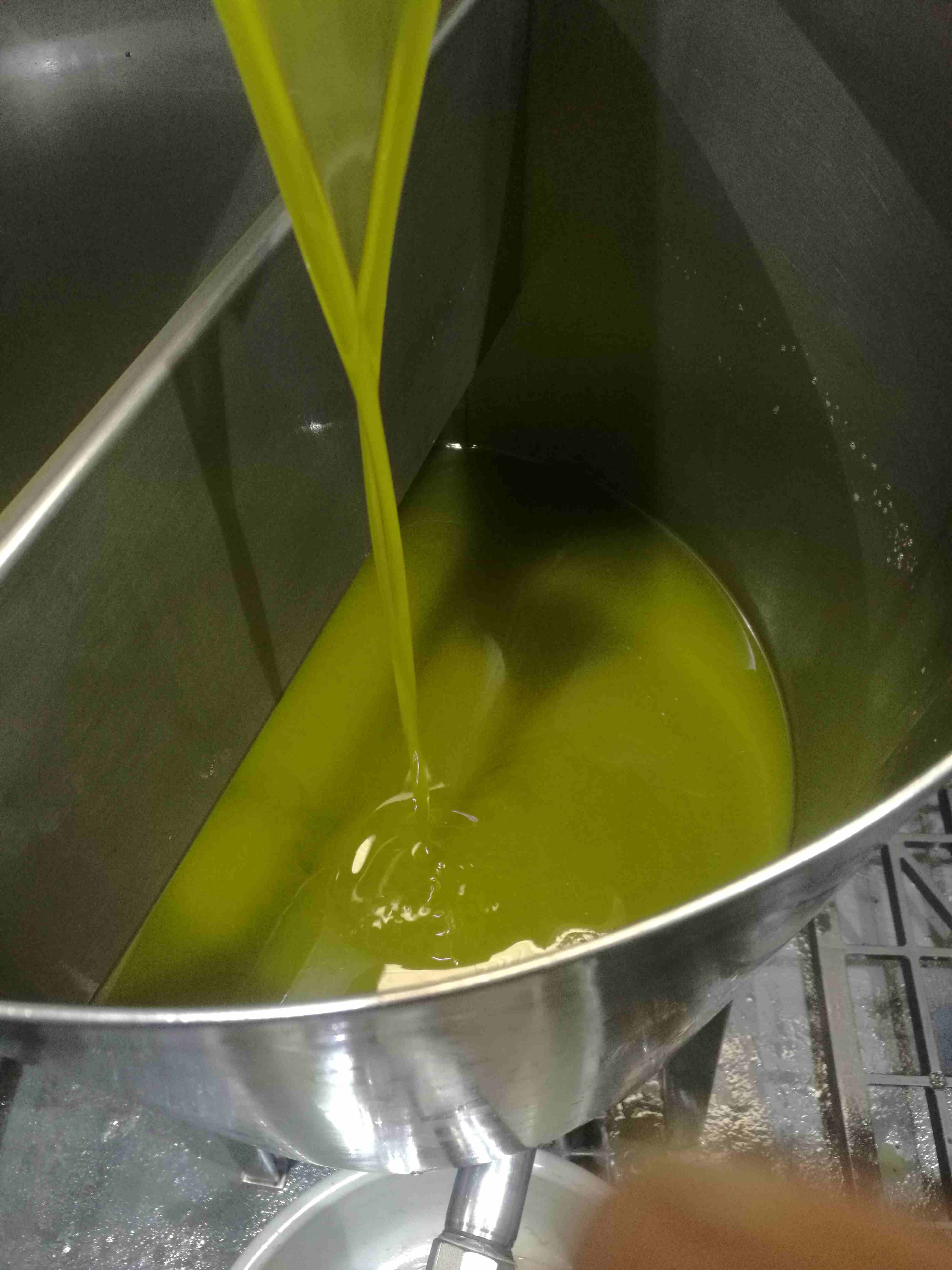 زيت زيتون
لا تنسَ أنك شاهدت هذا الإعلان في عنكبوت
extra virgin oil
نوع الزيتون
بلدي، عربي، إسباني...