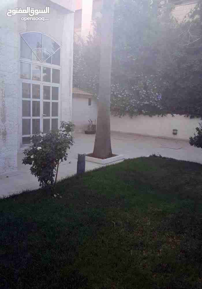 فيلااااااا مستقلة 1000م في عبدون للبيع المستعجل بدااااعي السفر
لا تنسَ أنك شاهدت هذا الإعلان في عنكبوت...