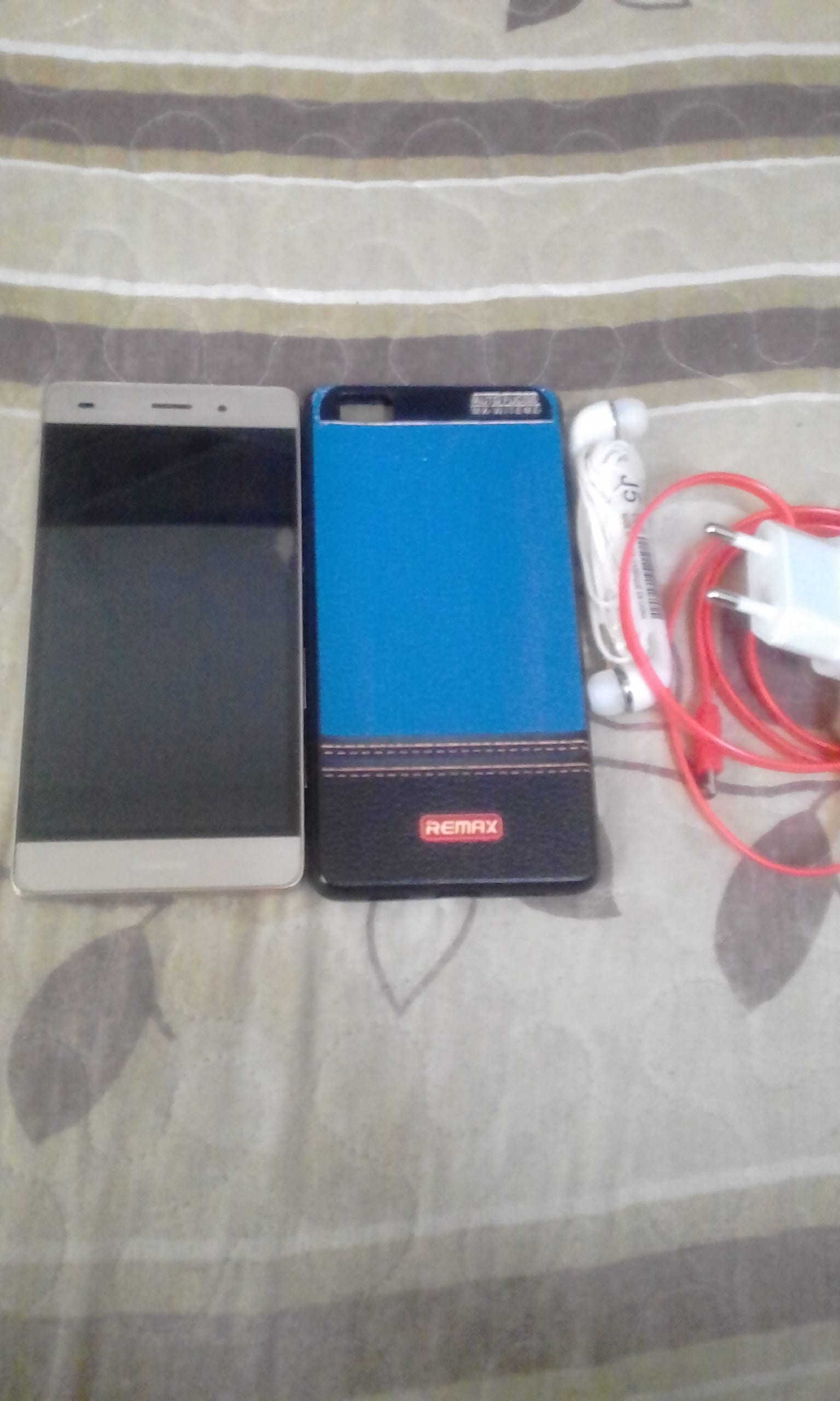 HUAWEI P8 lite
لا تنسَ أنك شاهدت هذا الإعلان في عنكبوت
الجهاز استخدام 2 شهرين بحاله وكاله مع...