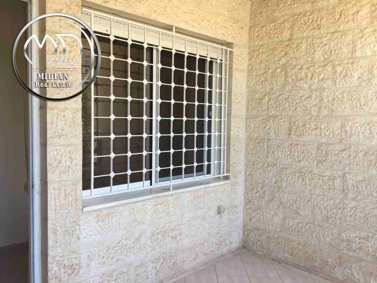 شقه طابقيه - فرغه للايجار عبدون - قرب السفارة الاميركية
لا تنسَ أنك شاهدت هذا الإعلان في عنكبوت
ق...