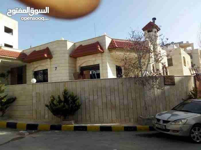 بيت للبيع خلف كاوفور ابو علندا بسعر مغري
لا تنسَ أنك شاهدت هذا الإعلان في عنكبوت
بيت شبه فيلا في...