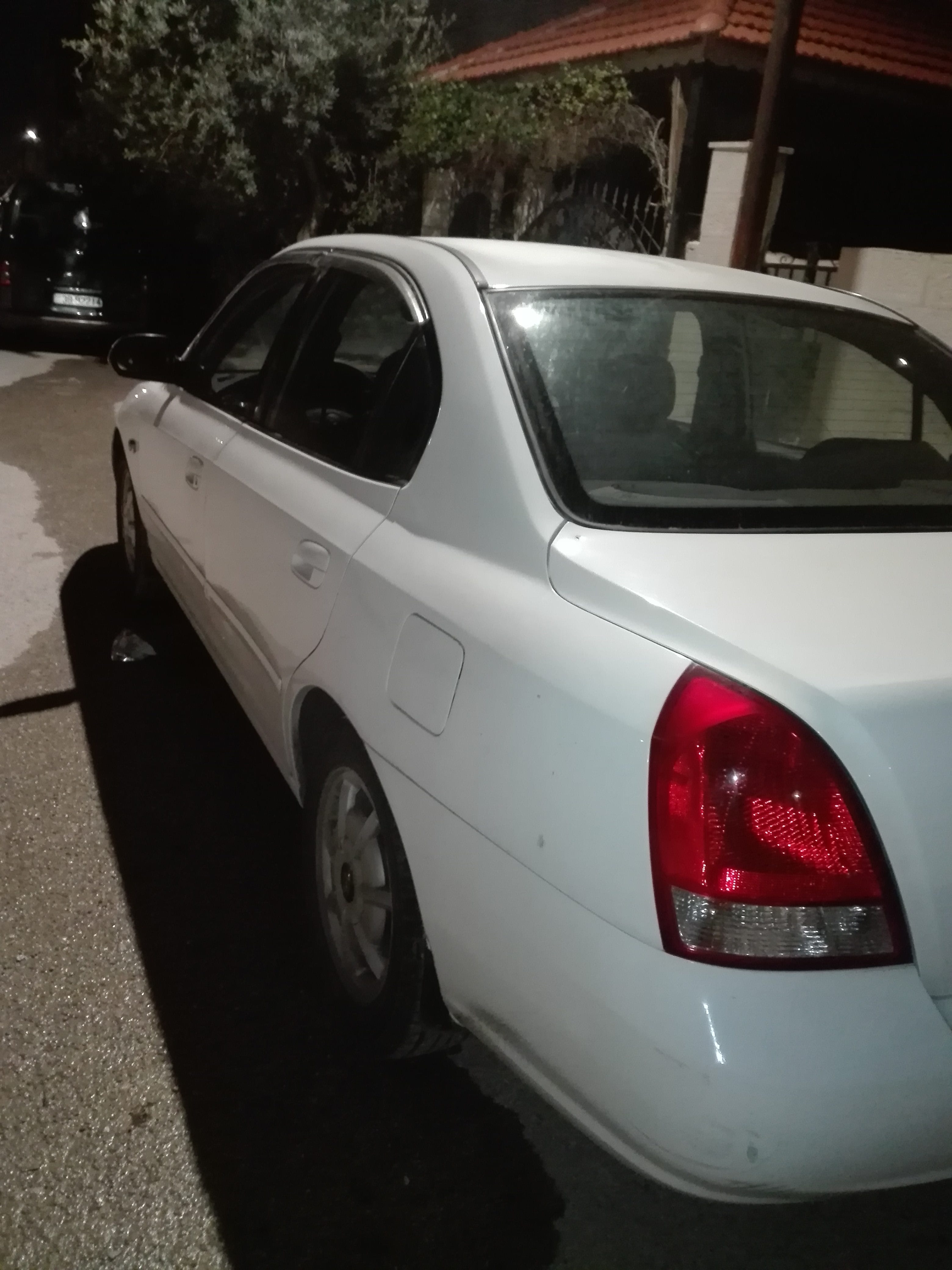 هيونداي افانتي xD 2000
لا تنسَ أنك شاهدت هذا الإعلان في عنكبوت
اكس دي
ديلوكس
فحص خلفي جيد...