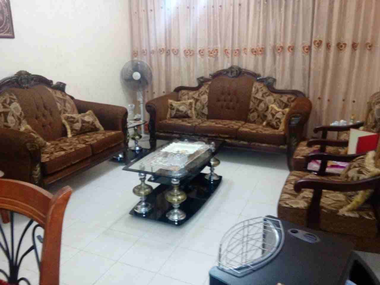 كنب وطاوله سفره
لا تنسَ أنك شاهدت هذا الإعلان في عنكبوت
طلم كنب وضعو ممتاز ونظيف بالاضافه لطاوله...