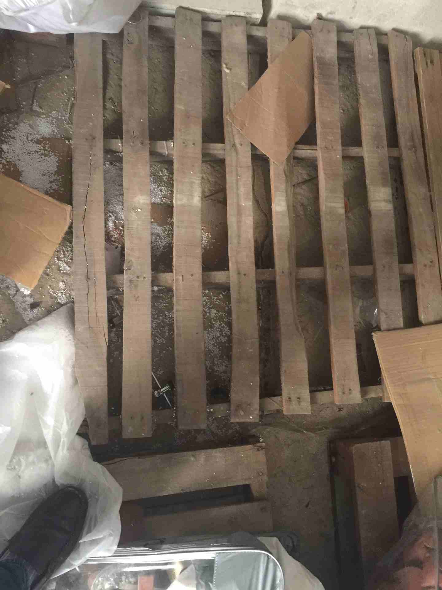 طبليات مستعملة نظيفة عدد 40
لا تنسَ أنك شاهدت هذا الإعلان في عنكبوت
العنوان خلدا البيع لكامل الكم...