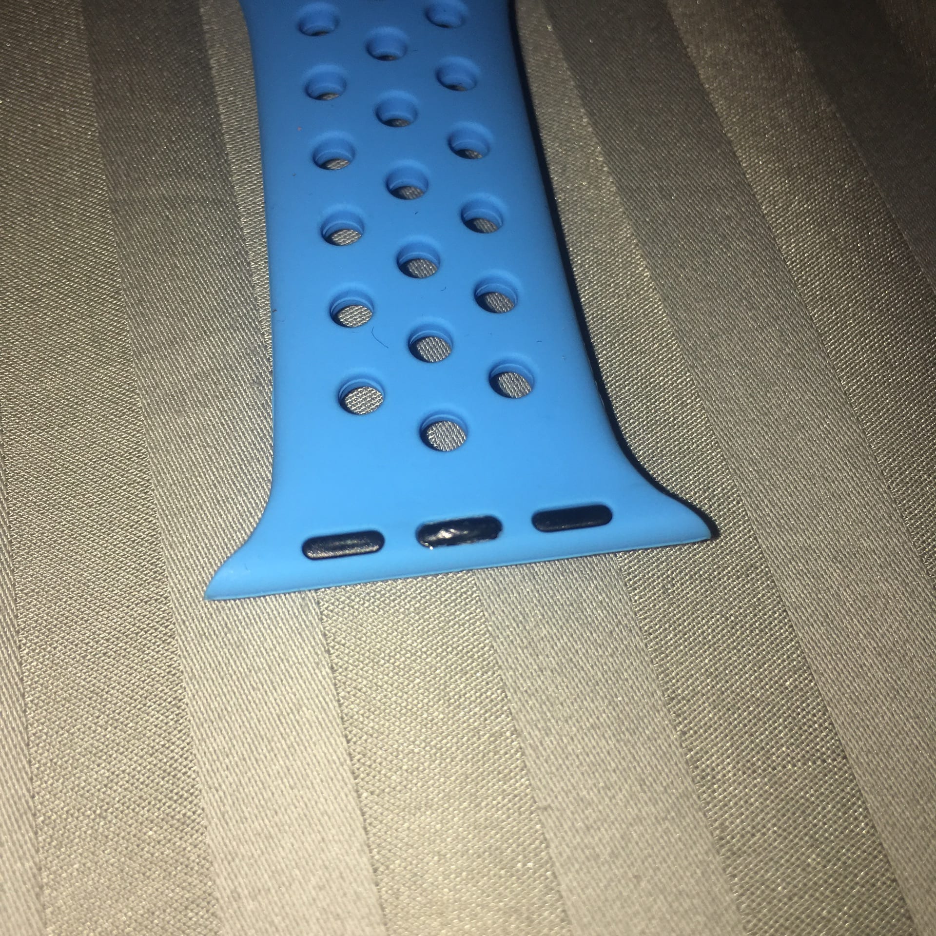 Apple watch bands
لا تنسَ أنك شاهدت هذا الإعلان في عنكبوت
size :38mm
Color : blue...