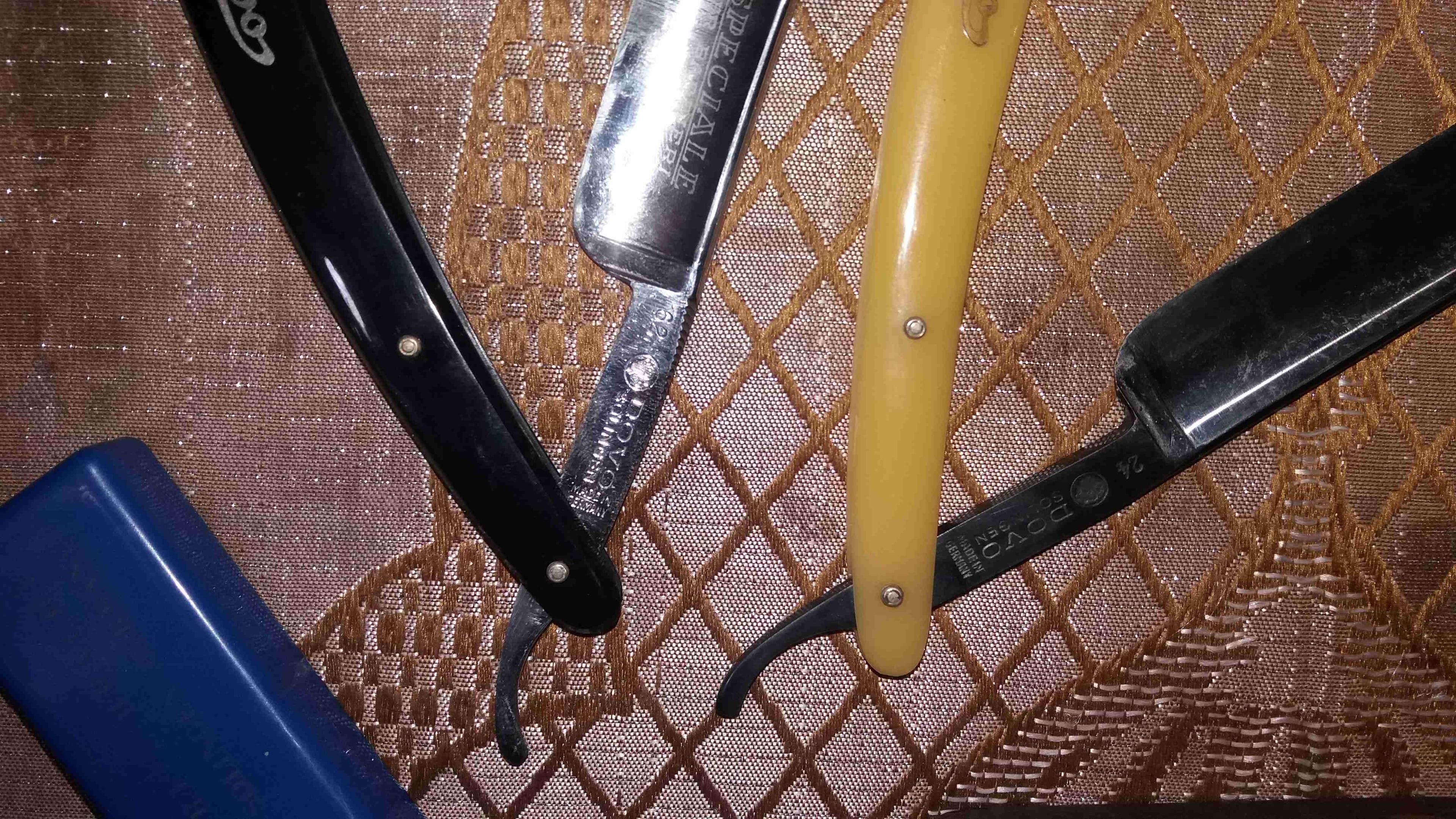 قطع للبيع
لا تنسَ أنك شاهدت هذا الإعلان في عنكبوت
شغلات قديمة للبيع...