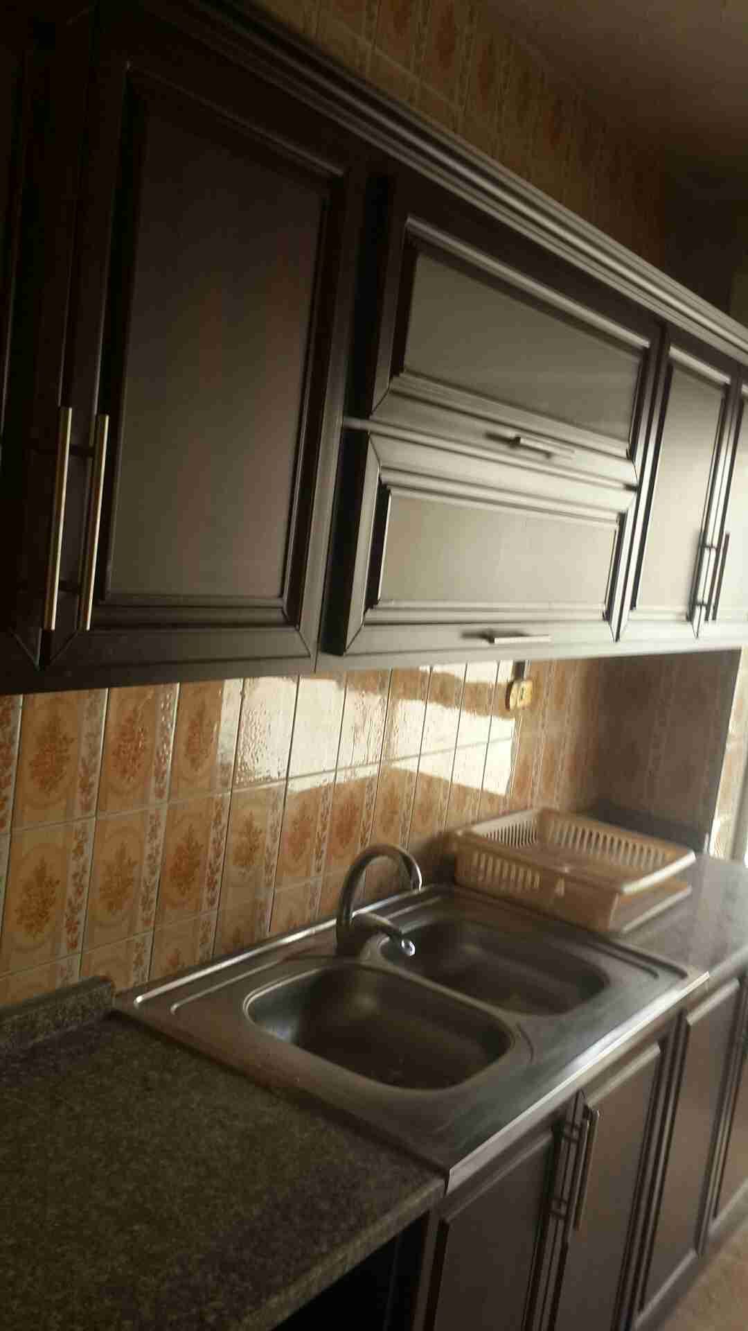 شقه فارغه للايجار المدينه الرياضيه قرب مدرسه الامين
لا تنسَ أنك شاهدت هذا الإعلان في عنكبوت
3...