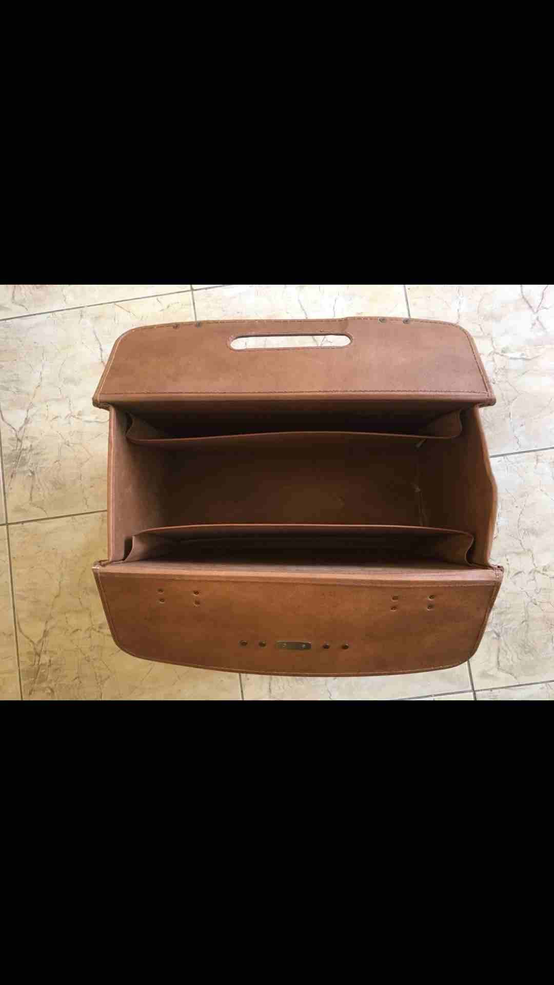 شنط / حقائب سامسونايت Samsonite
لا تنسَ أنك شاهدت هذا الإعلان في عنكبوت
شنط / حقائب سامسونايت...