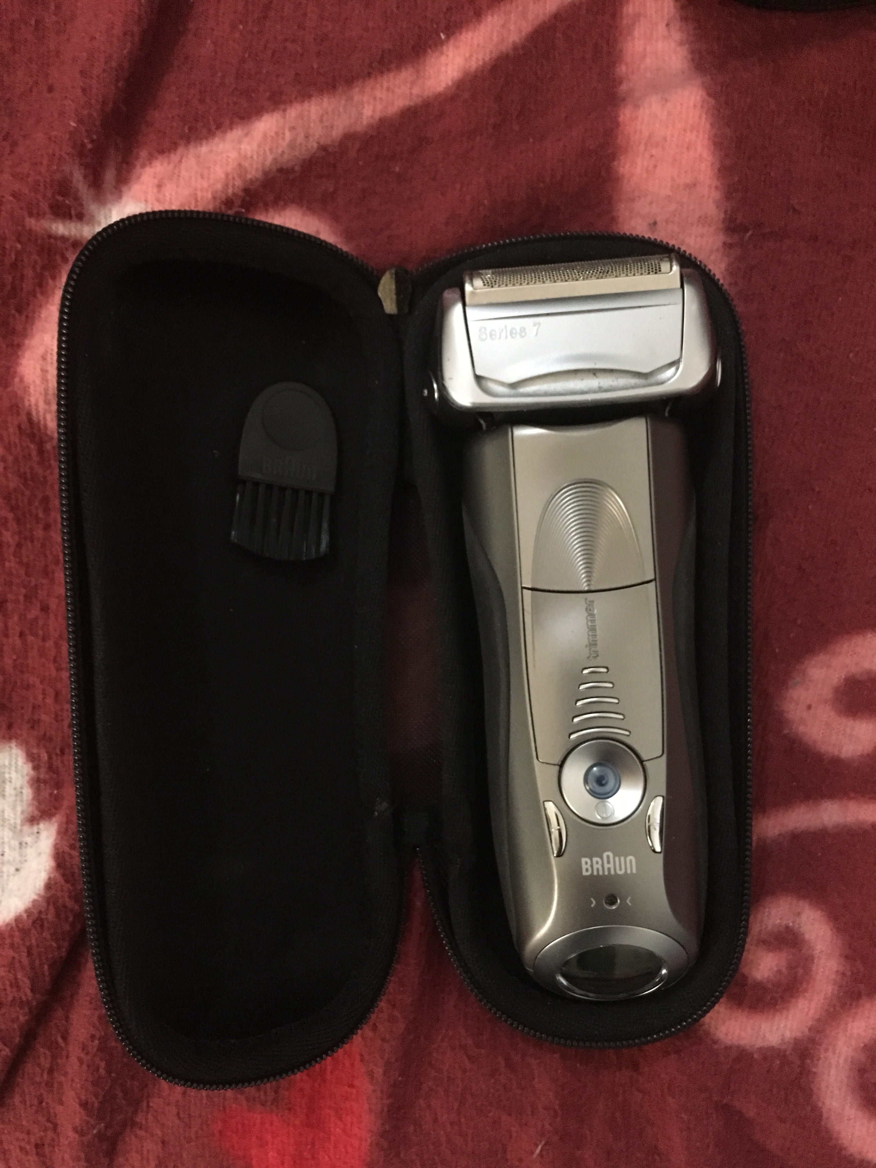 للبيع Braun Series 7 790cc ماكينة حلاقة
لا تنسَ أنك شاهدت هذا الإعلان في عنكبوت
الماكينة بحال...