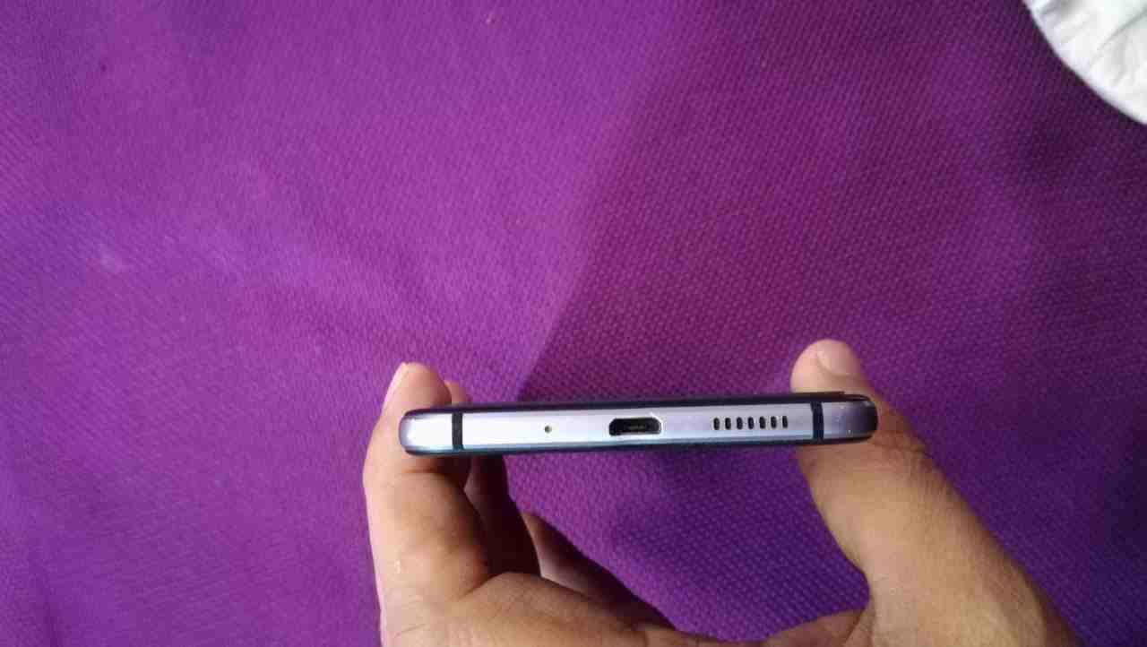 HUAWEI P 10 LITE
لا تنسَ أنك شاهدت هذا الإعلان في عنكبوت
معاه كرتونه وشاحن وباك كفر ولزق...
