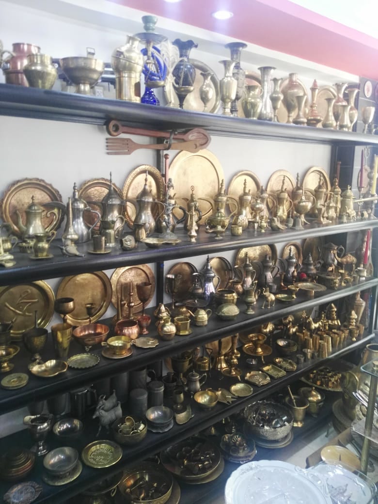 نحاسيات .. تحف .. انتيك .. اثاث .. الماني المصدر
لا تنسَ أنك شاهدت هذا الإعلان في عنكبوت
لاصح...
