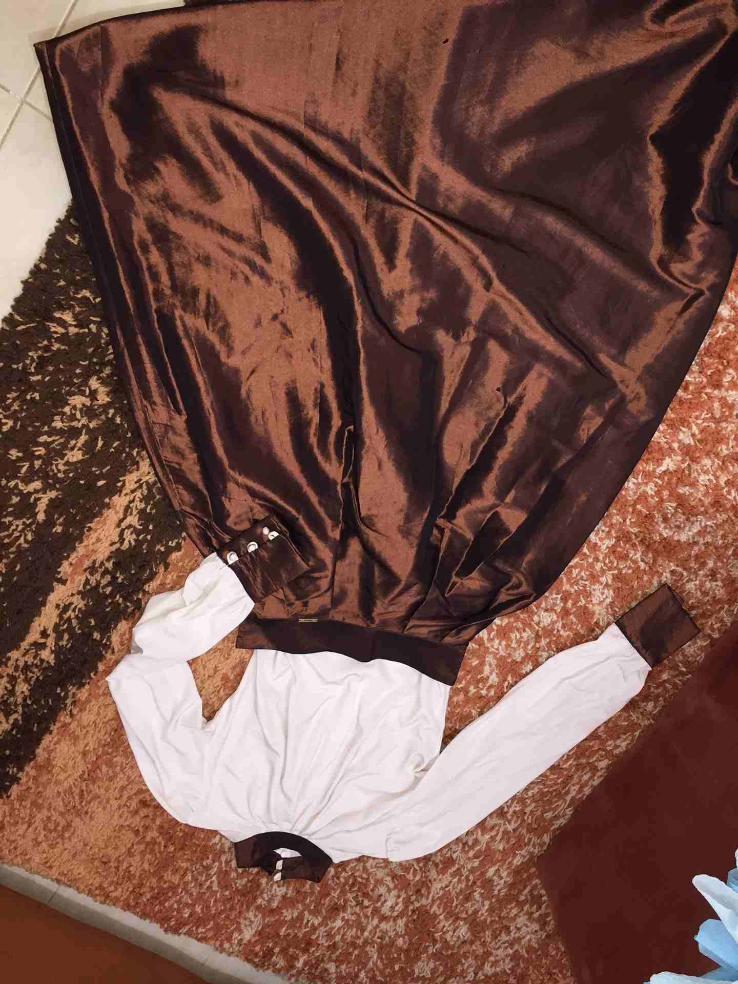 فساتين وطقوم للبيع
لا تنسَ أنك شاهدت هذا الإعلان في عنكبوت
للنساء فقط فساتين وطقوم للبيع شروه وحد...
