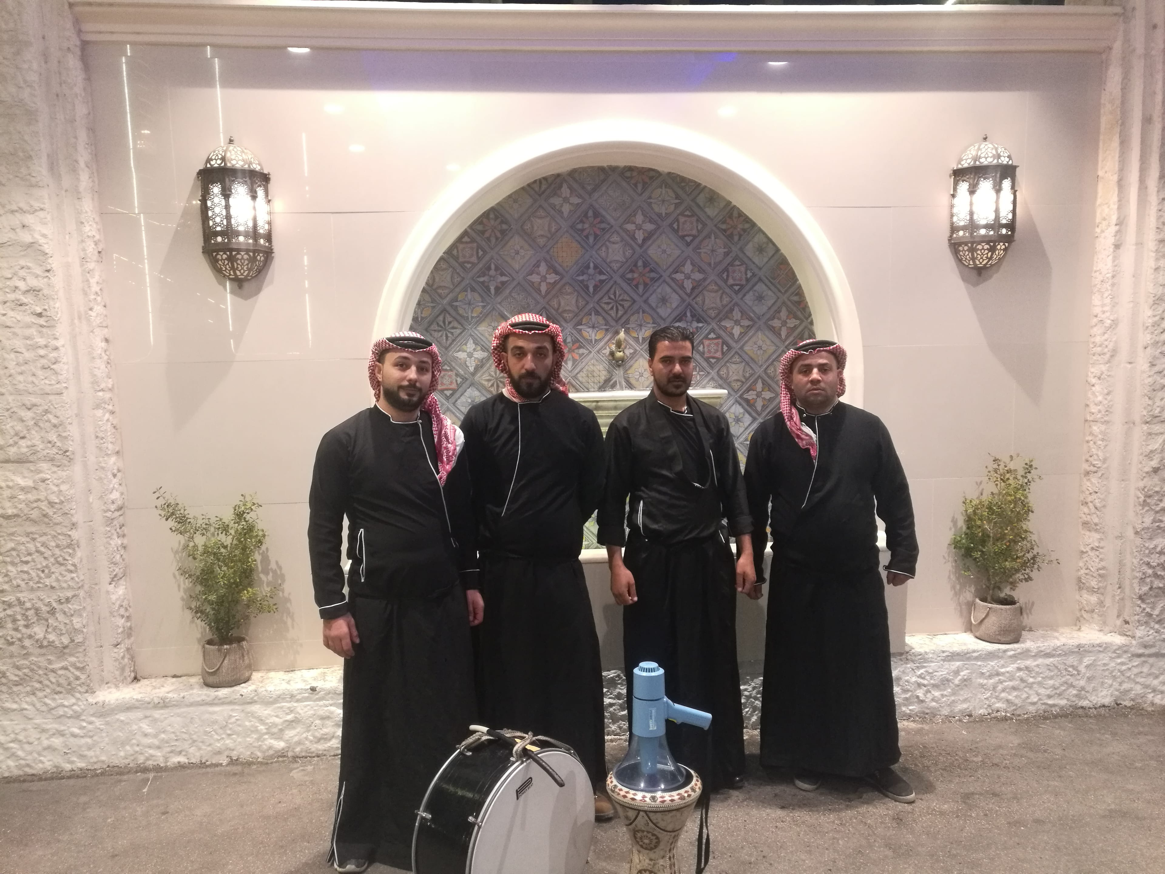 فرقة زفة 0798262121. زفتك عليك وحمامك التركي علينا
لا تنسَ أنك شاهدت هذا الإعلان في عنكبوت
فر...