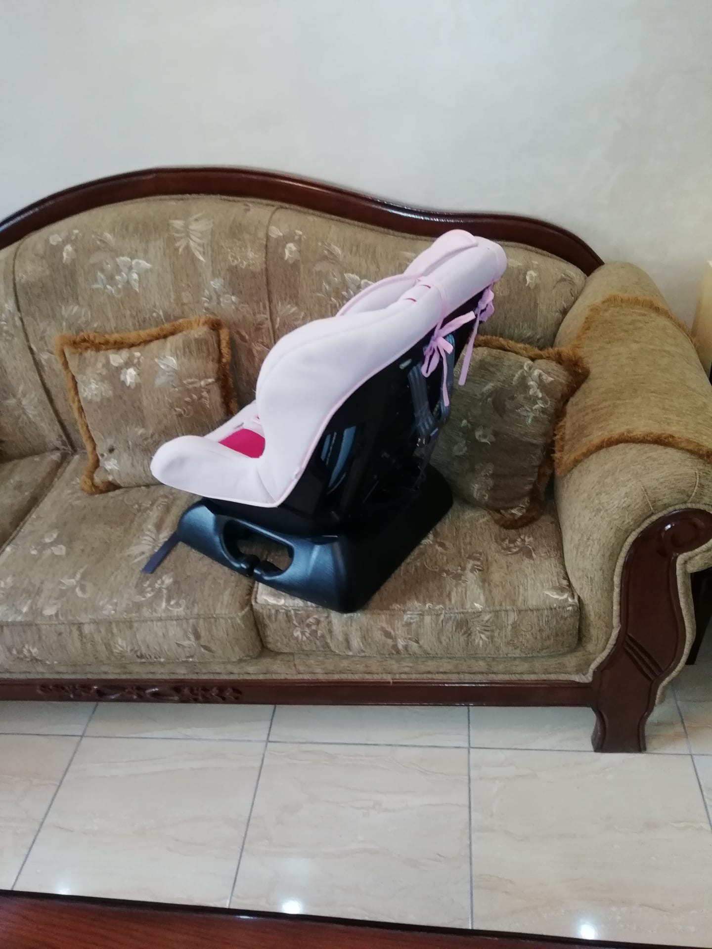 كرسي سياره للاطفال
لا تنسَ أنك شاهدت هذا الإعلان في عنكبوت
كرسي سياره للأطفال بحاله ممتاز لون...