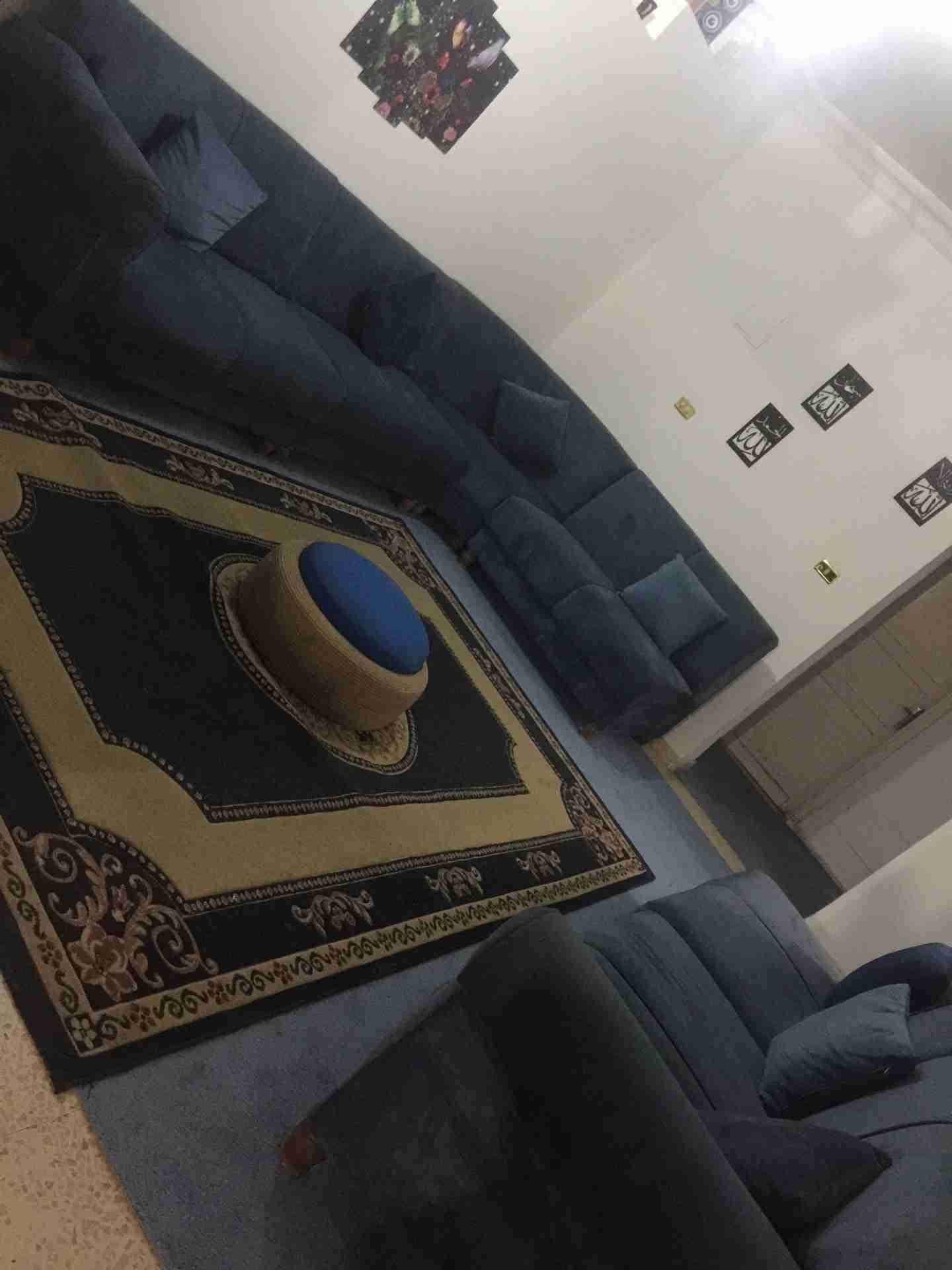 طقم كونر تفصيل 14 مقعد لون ازرق لون جميل للبيع بداعي السفر قابل
لا تنسَ أنك شاهدت هذا الإعلان في عنكبوت...