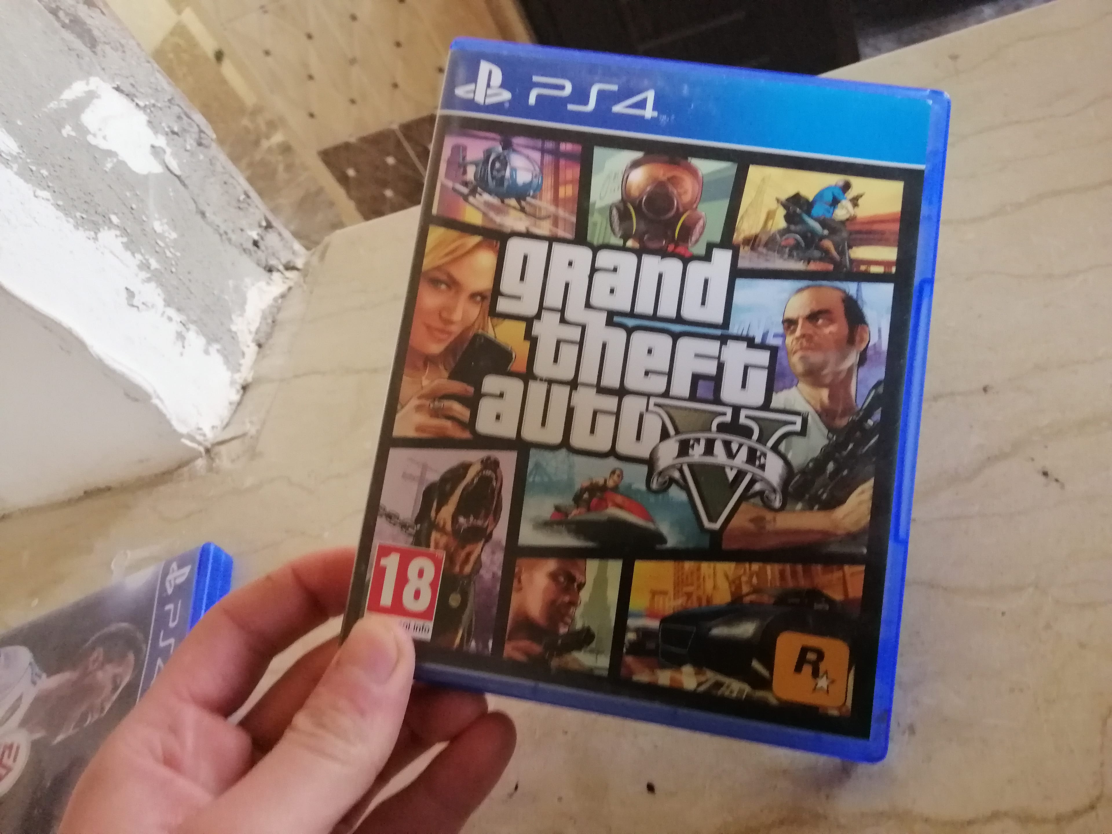 GTA. V
لا تنسَ أنك شاهدت هذا الإعلان في عنكبوت
اللعبة نظيفة جدا ولا شخط
البيع بسعر 20 د نها...