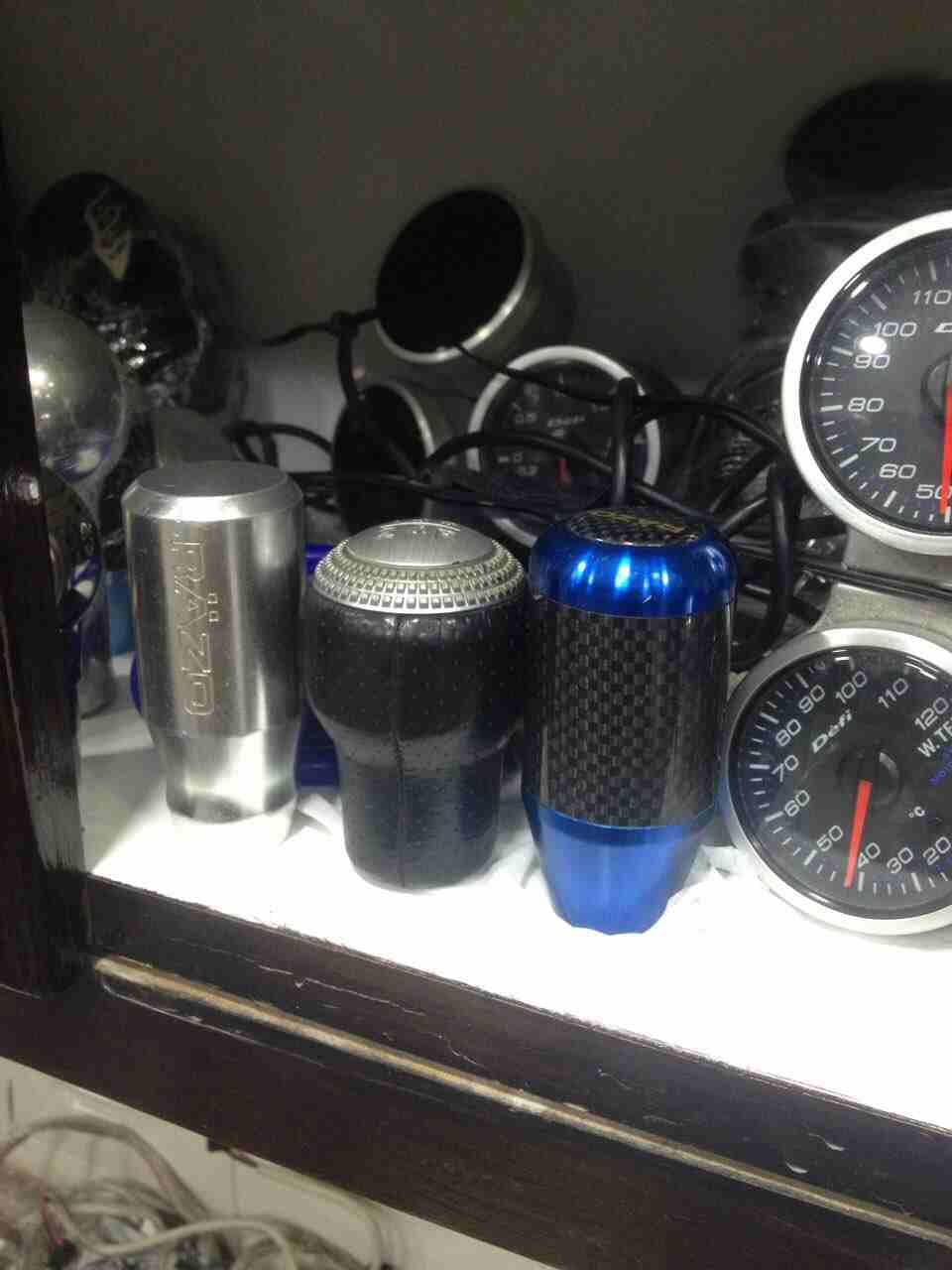 مجموعة طبة جير Shift Knob أصليات مميزة
لا تنسَ أنك شاهدت هذا الإعلان في عنكبوت
وارد اليابان . الا...