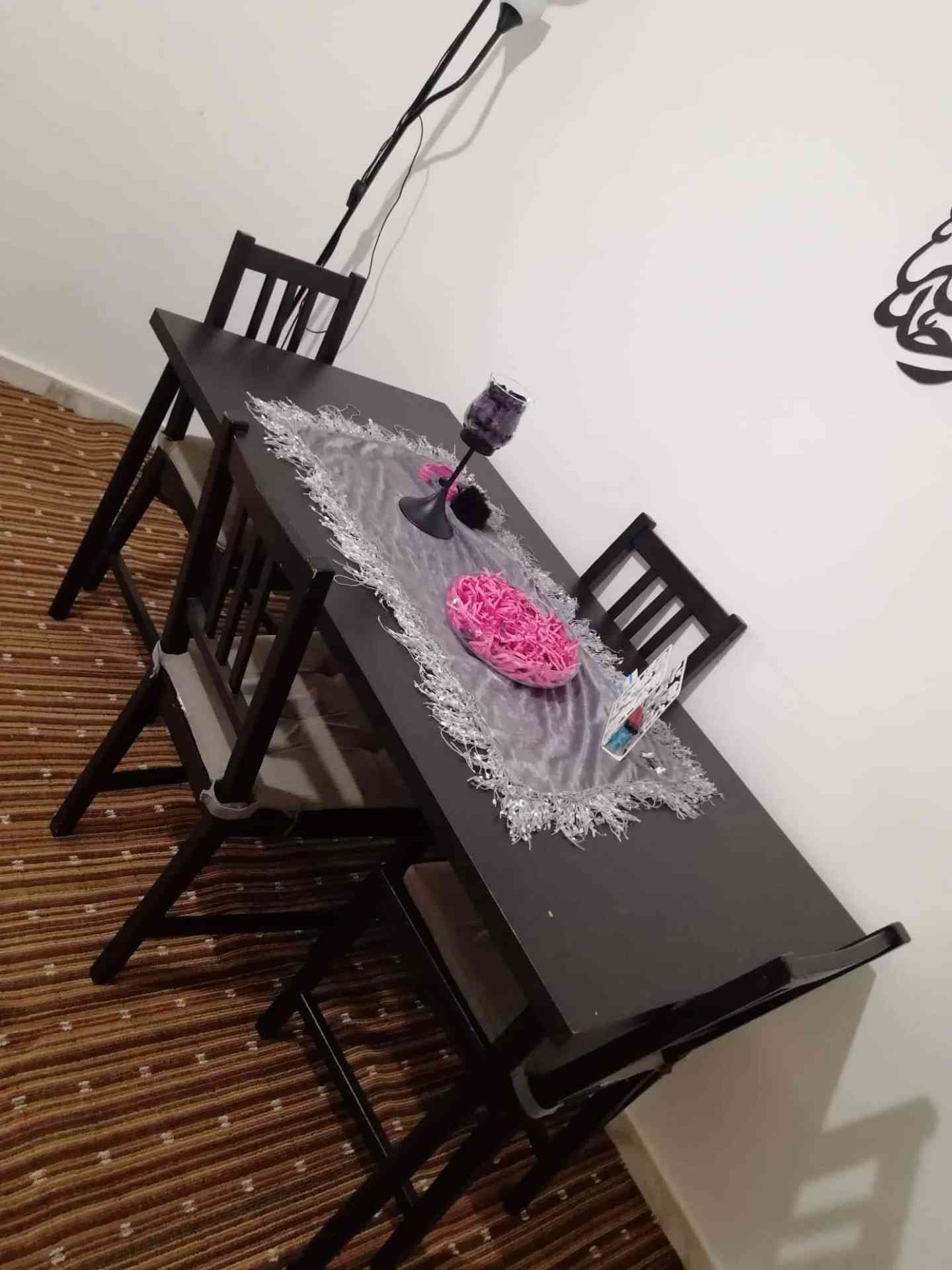 طاولة سفره مع 4 كراسي وكنبايتين
لا تنسَ أنك شاهدت هذا الإعلان في عنكبوت
طاولة سفرة ايكيا مع 4...