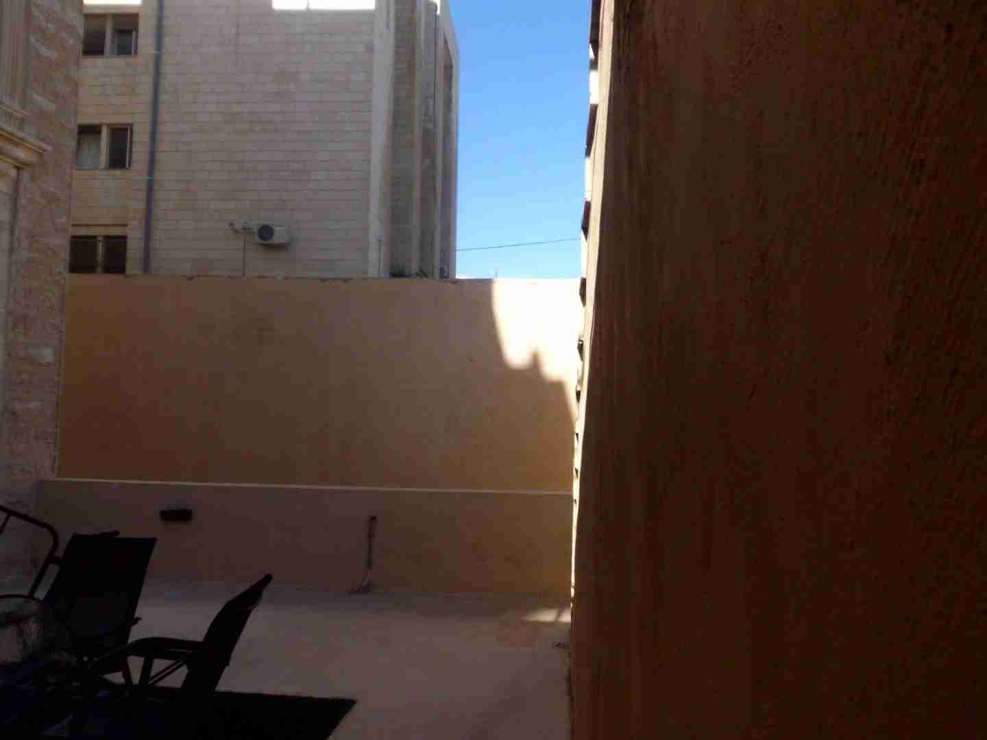 غرفة وصالة ديلوكس للأيجار في الصويفية ترس امامي كبير مدخل خاص
لا تنسَ أنك شاهدت هذا الإعلان في عنكبوت...