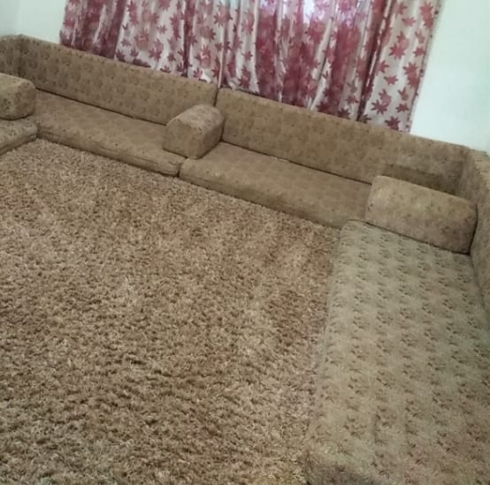 سجاد ريش لون بيج
لا تنسَ أنك شاهدت هذا الإعلان في عنكبوت
سجاد ريش لون بيج ويوجد ممر لون بني غ...