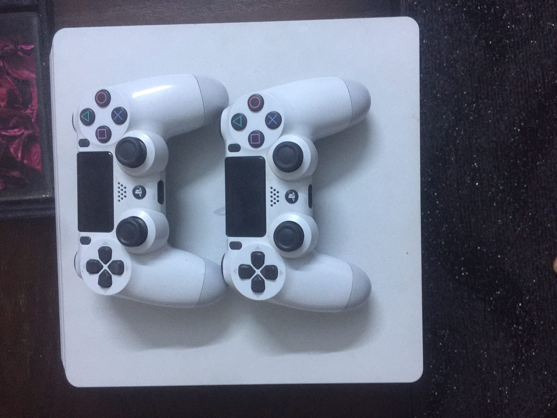 PlayStation 4 slim
لا تنسَ أنك شاهدت هذا الإعلان في عنكبوت
بليستيشن 4 سليم ريجون 2
500 Gb
لون...