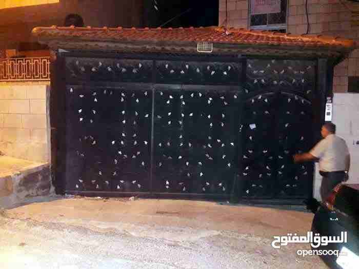 عماره سكنيه مميزه للبيع بسعر مغري جدا" من المالك مباشره
لا تنسَ أنك شاهدت هذا الإعلان في عنكبوت...