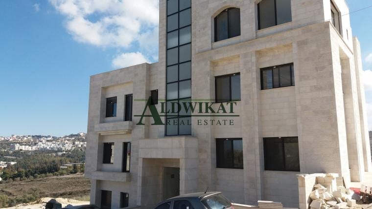 عمارة سكنية للبيع في منطقة الفحيص على 3 شوارع تتكون من 6 شقق
لا تنسَ أنك شاهدت هذا الإعلان في عنكبوت...