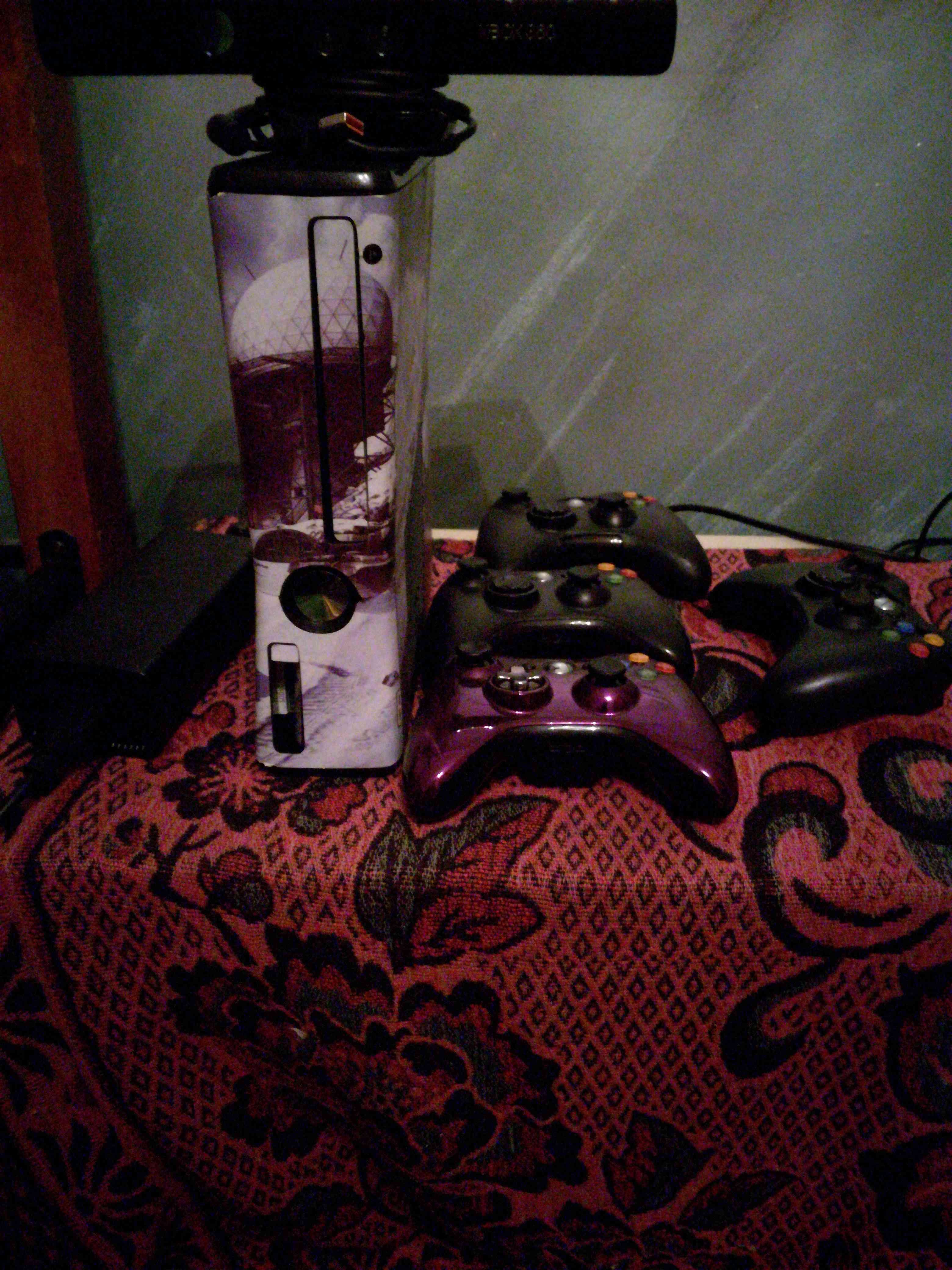 مع هارد دسك Xbox 360 slim للبيع بحالة ممتازه او للبدل
لا تنسَ أنك شاهدت هذا الإعلان في عنكبوت...