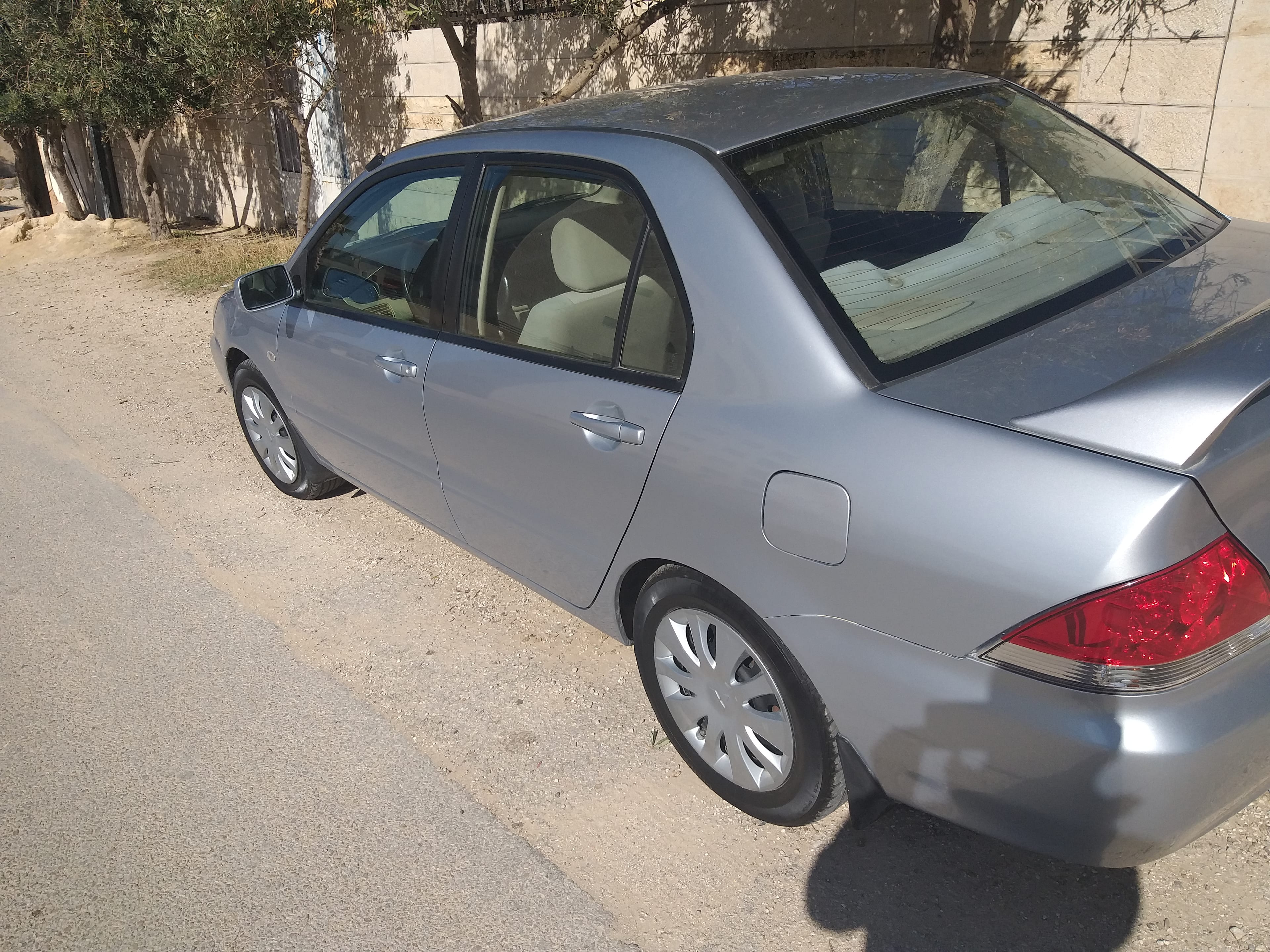 لانسر 2007 glx 1600
لا تنسَ أنك شاهدت هذا الإعلان في عنكبوت
لانسر 2007
فخصها 2 دقات و 2 جيد...