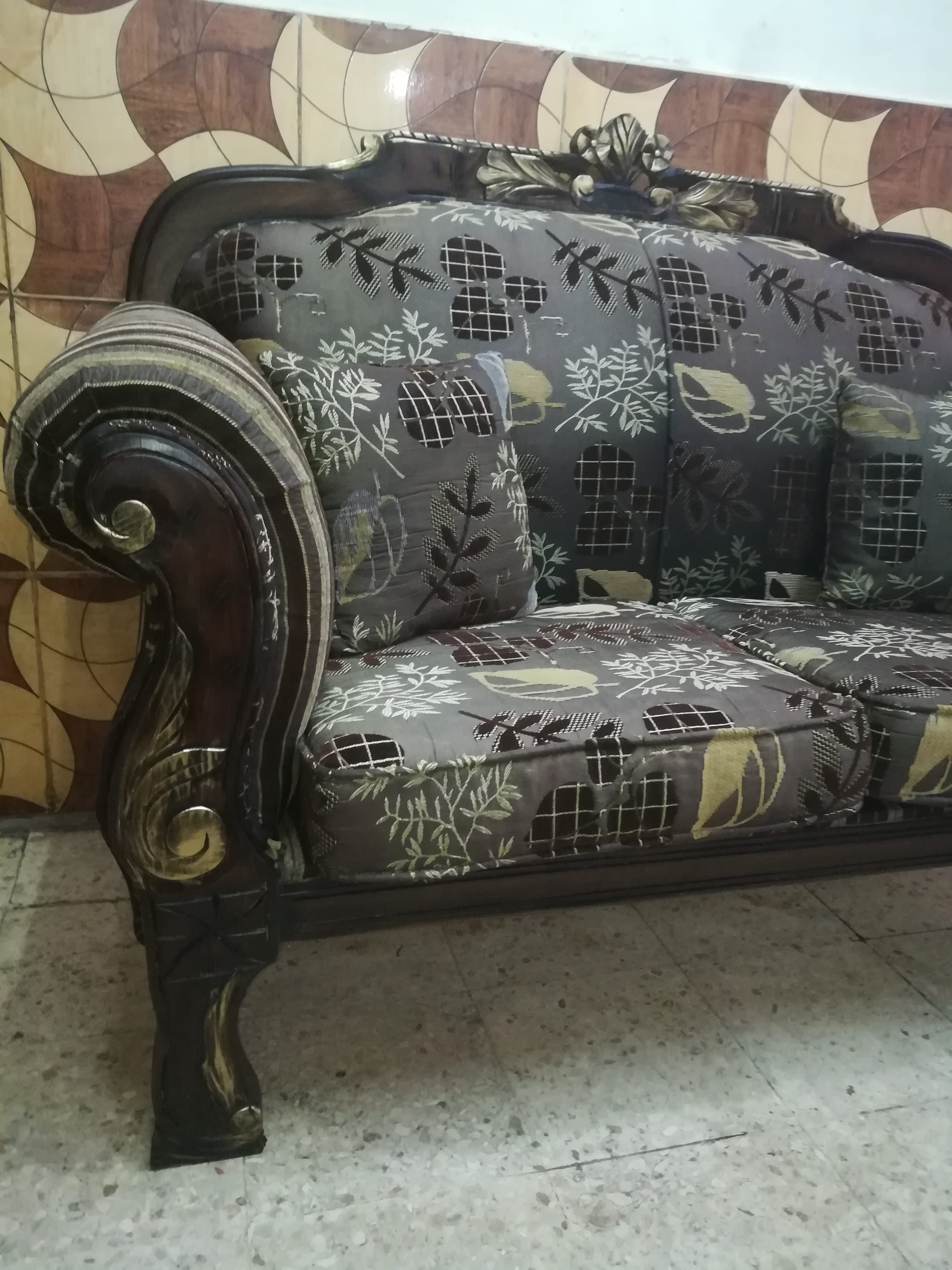 طقم كنب مصري
لا تنسَ أنك شاهدت هذا الإعلان في عنكبوت
طقم كنب مصري دمياطي 7 مقاعد لون بني معرق...