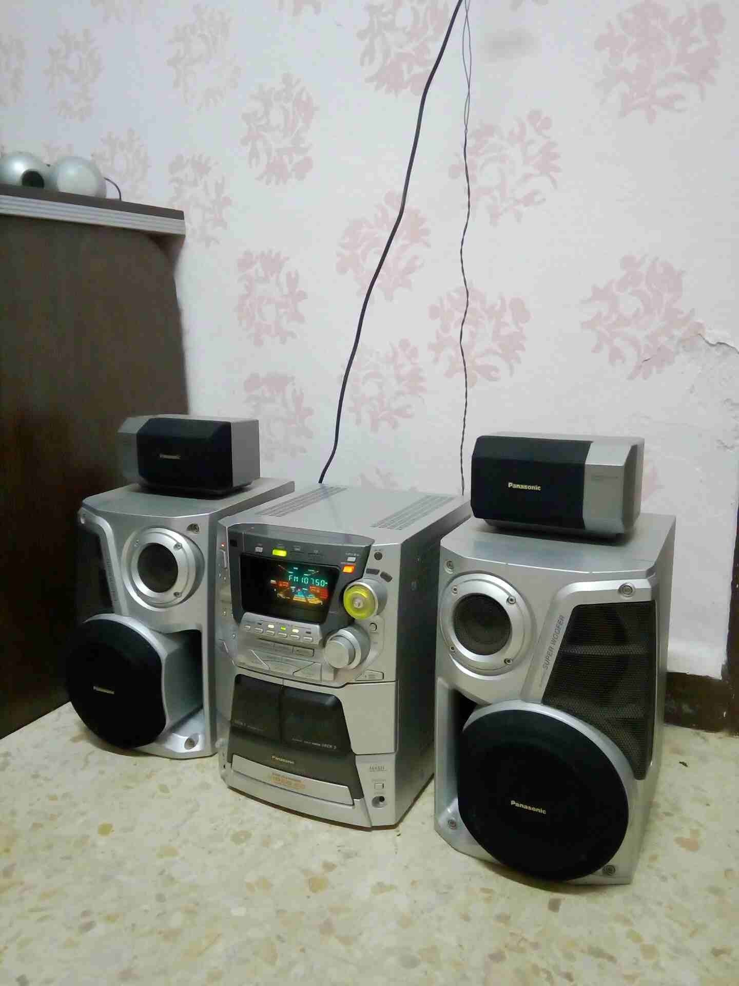 اجهزه صوتيه وسماعات بانواع واحجام مختلفه
لا تنسَ أنك شاهدت هذا الإعلان في عنكبوت
ستيريوهات عدد2
ا...