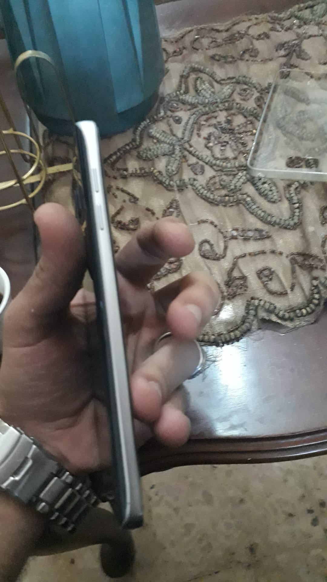 نوت 5 للبدل
لا تنسَ أنك شاهدت هذا الإعلان في عنكبوت
الجهاز نضيف جدا لا يوجد معي شيء...
