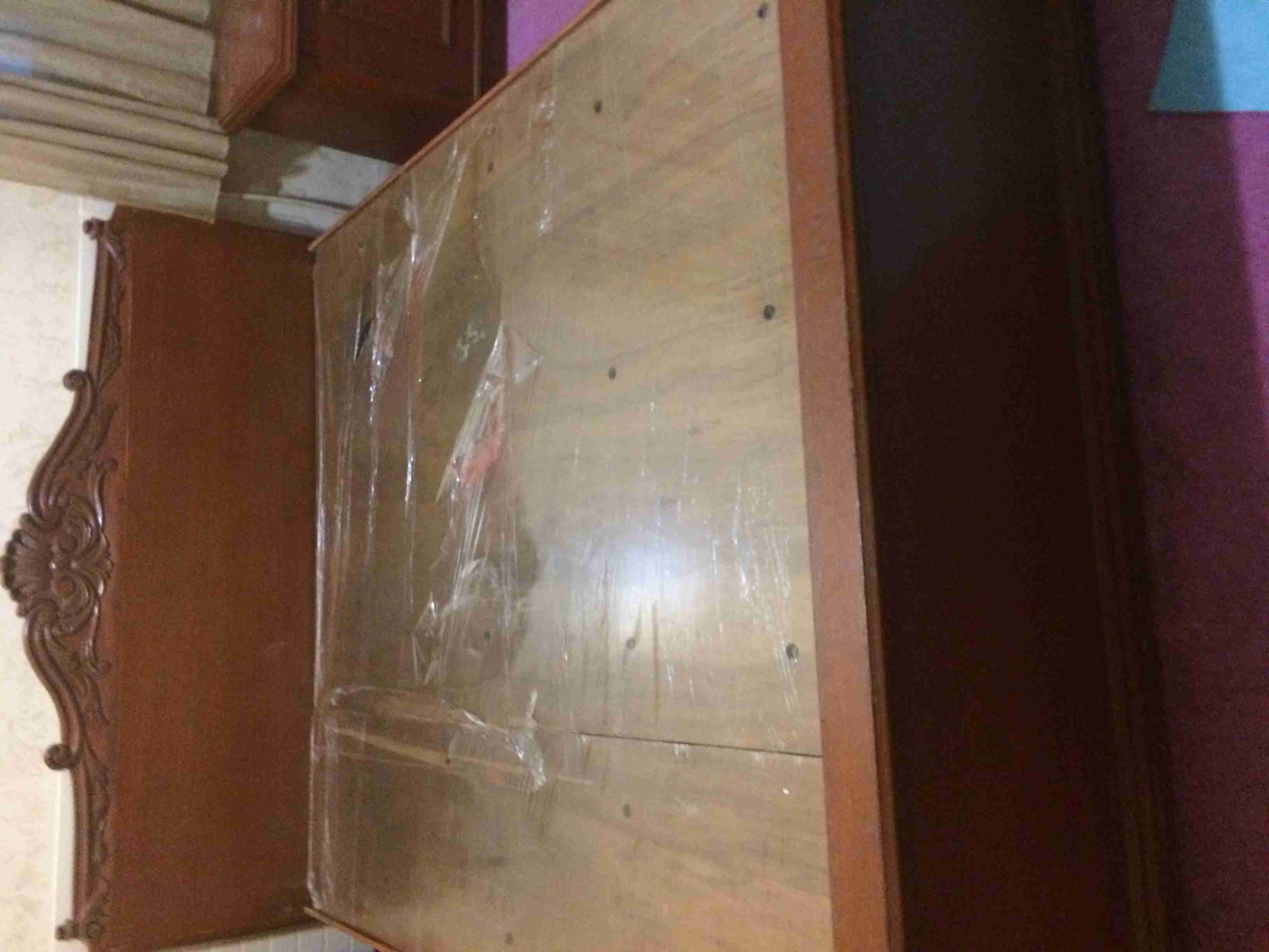 سرير كلاسيك فخم
لا تنسَ أنك شاهدت هذا الإعلان في عنكبوت
سرير كلاسيك تقيل كتير فخم...