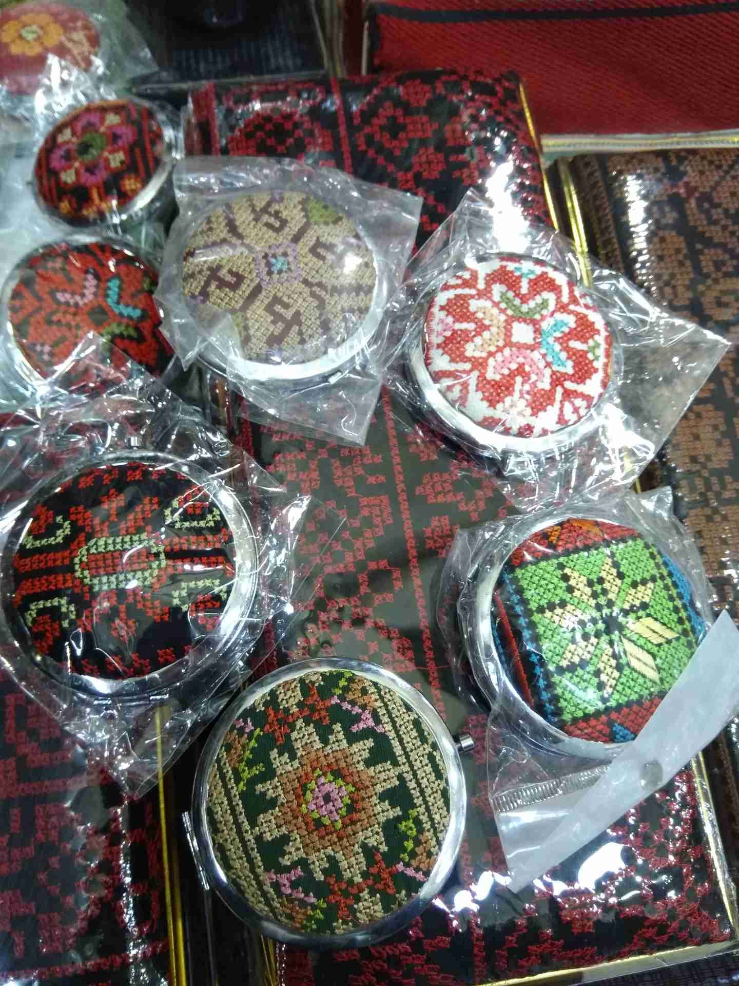 مرايات ومحفظات
لا تنسَ أنك شاهدت هذا الإعلان في عنكبوت
اسعار المرايات ما بين .99-2.99
الجزادي...
