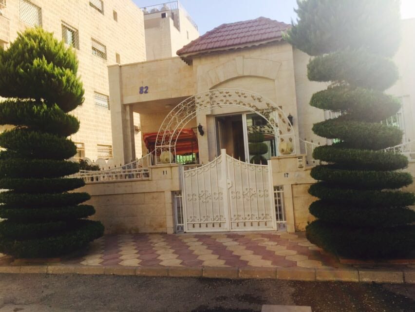 بيت مستقل(فيلا) في ضاحية الحج حسن بالقرب من مستشفى الحنان (مسجد ابو اسلام)
لا تنسَ أنك شاهدت هذا الإعلان في عنكبوت...