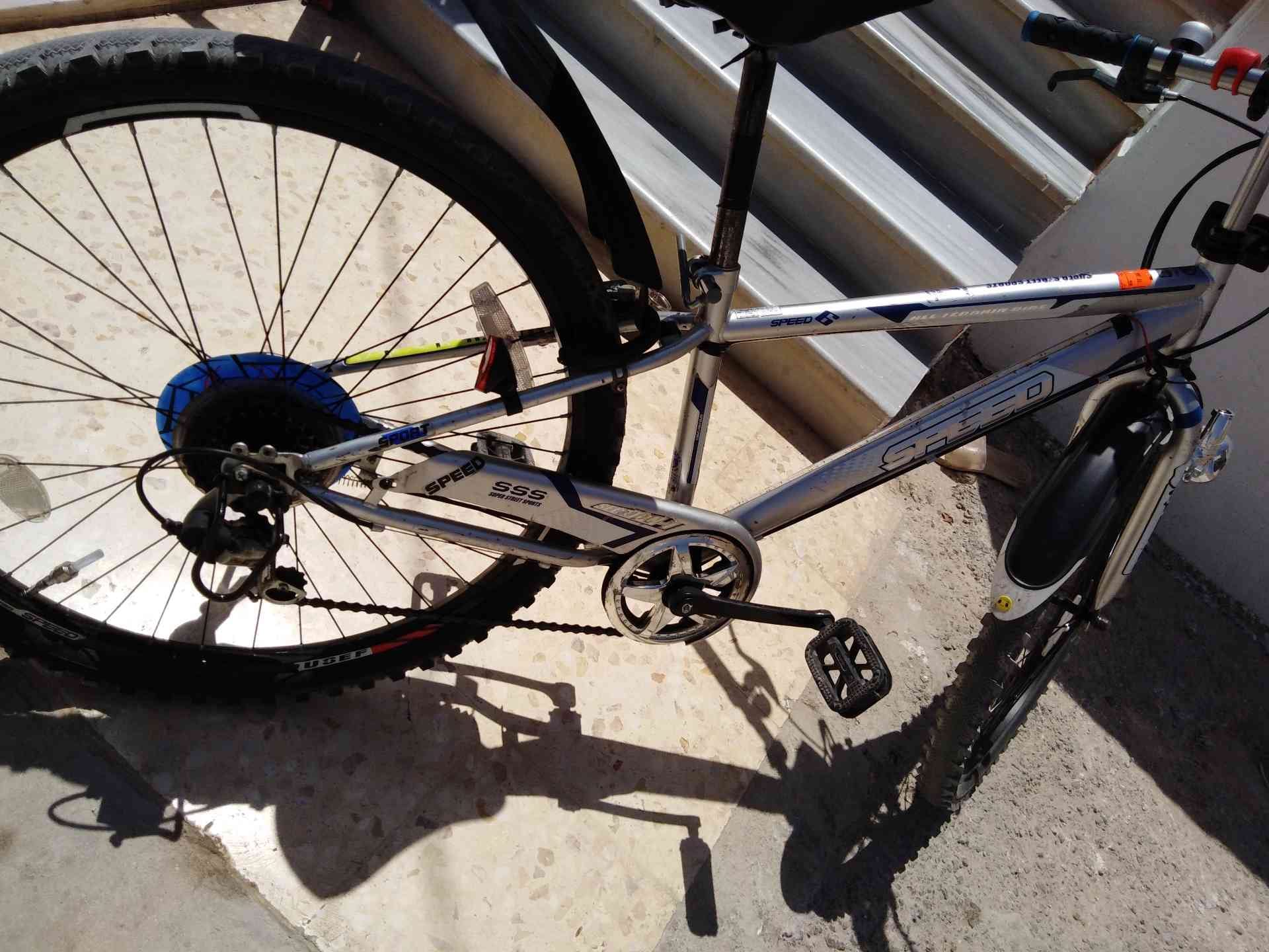 بسكليت
لا تنسَ أنك شاهدت هذا الإعلان في عنكبوت
........
-...