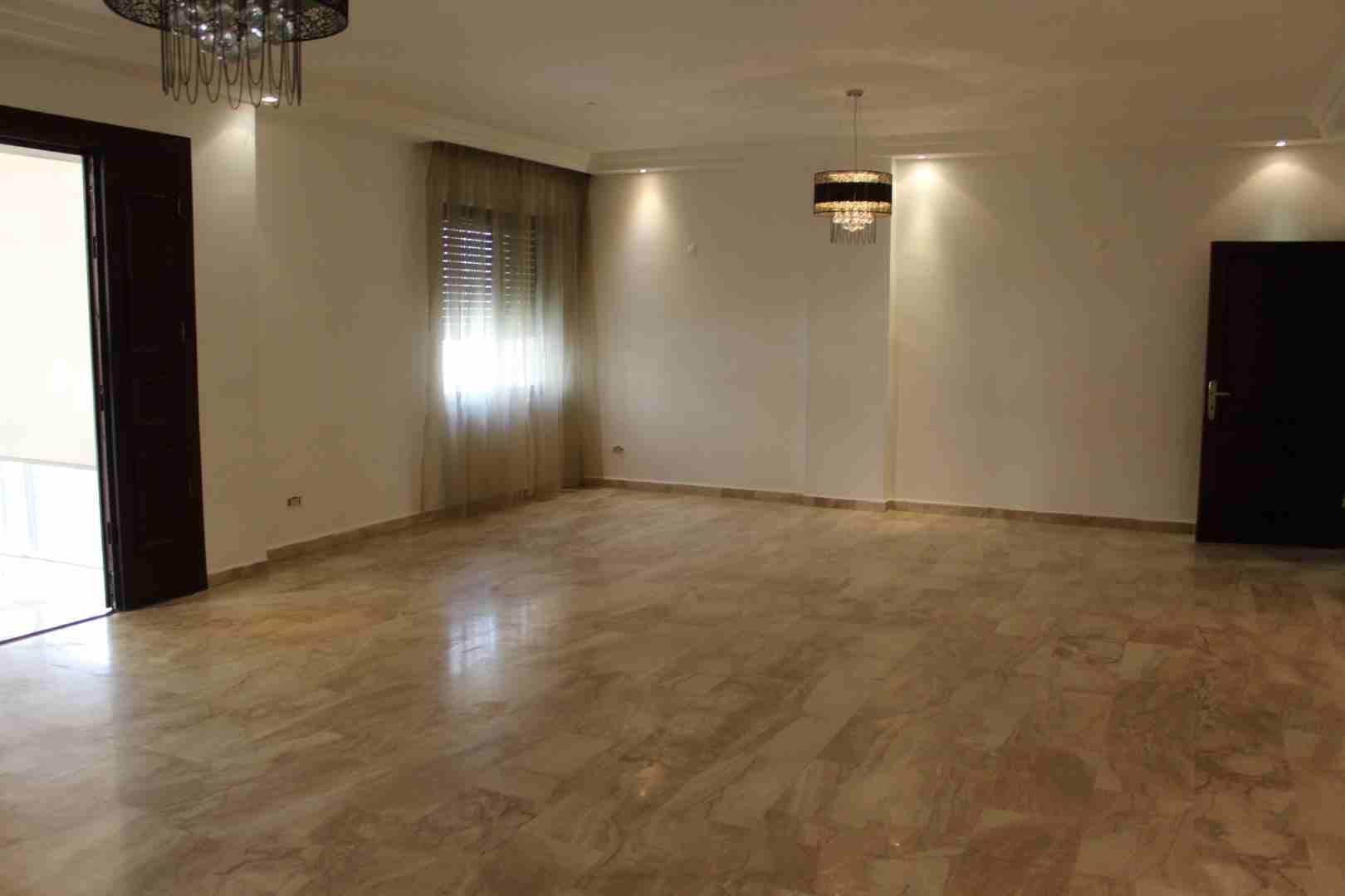 دوبلكس شبه فيلا للبيع تشطيبات فخمة في دير غبار 4 نوم 300 متر
لا تنسَ أنك شاهدت هذا الإعلان في عنكبوت...