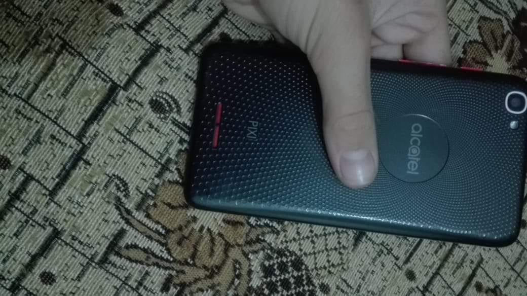 تلفون الكاتيل للبيع
لا تنسَ أنك شاهدت هذا الإعلان في عنكبوت
تلفون ((الكاتيل)) مش هواوي
بطاري...